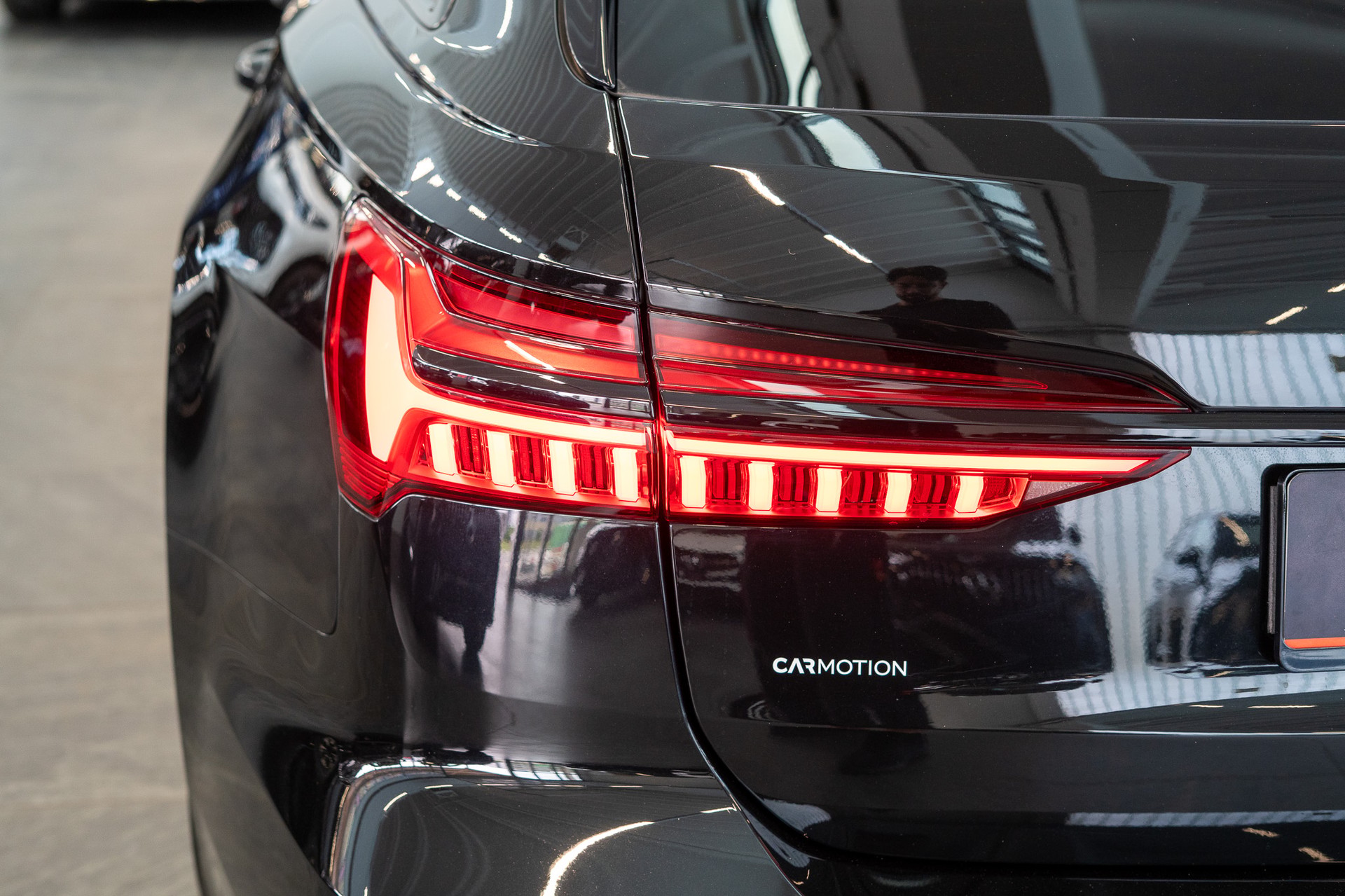 AUDI RS6 Avant 4.0 V8 TFSI quattro T-Tronic / Keramikbremse / HeadUp / 360°Kamera-image-5