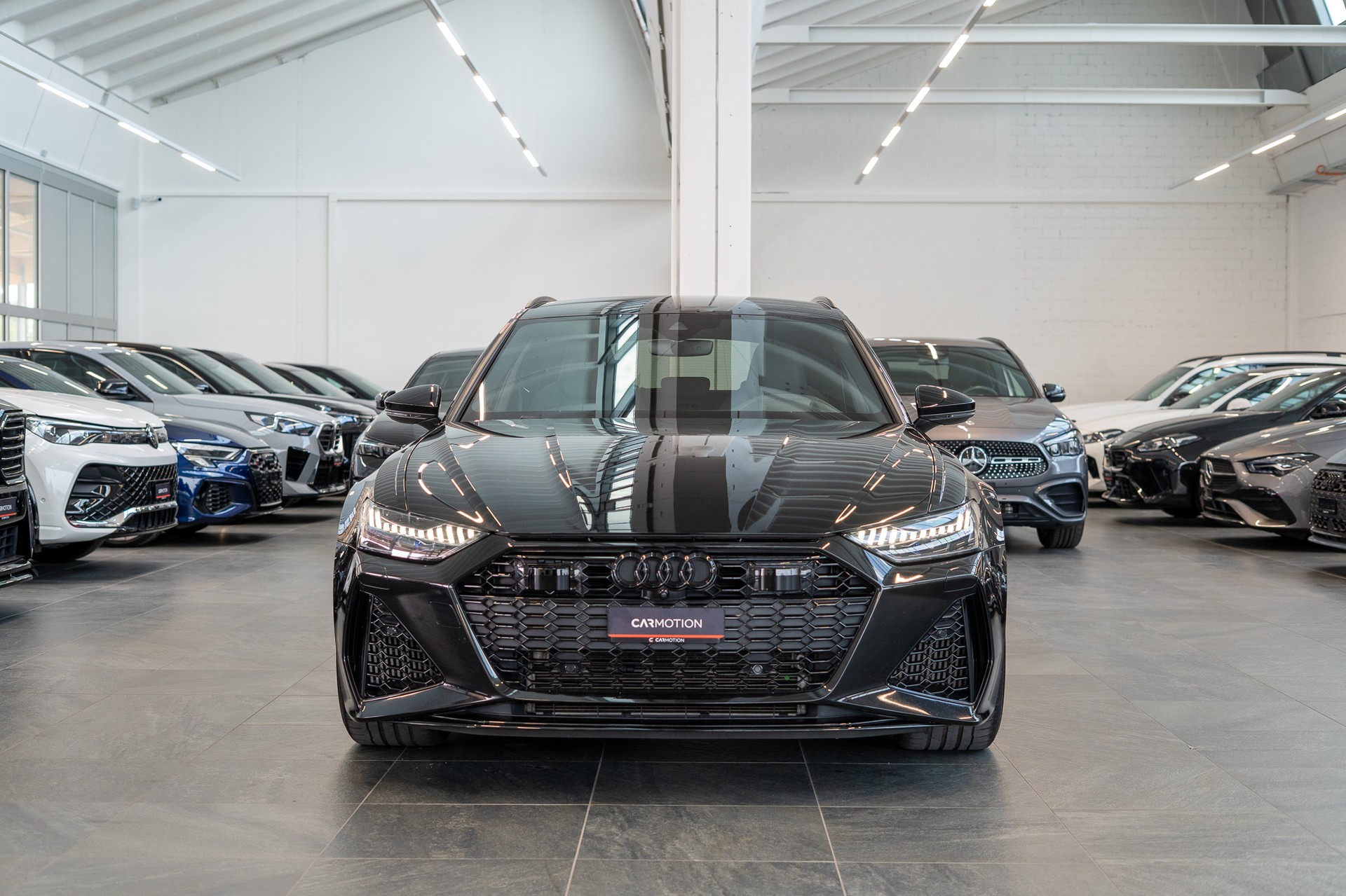 AUDI RS6 Avant 4.0 V8 TFSI quattro T-Tronic / Keramikbremse / HeadUp / 360°Kamera-showroom-element-1