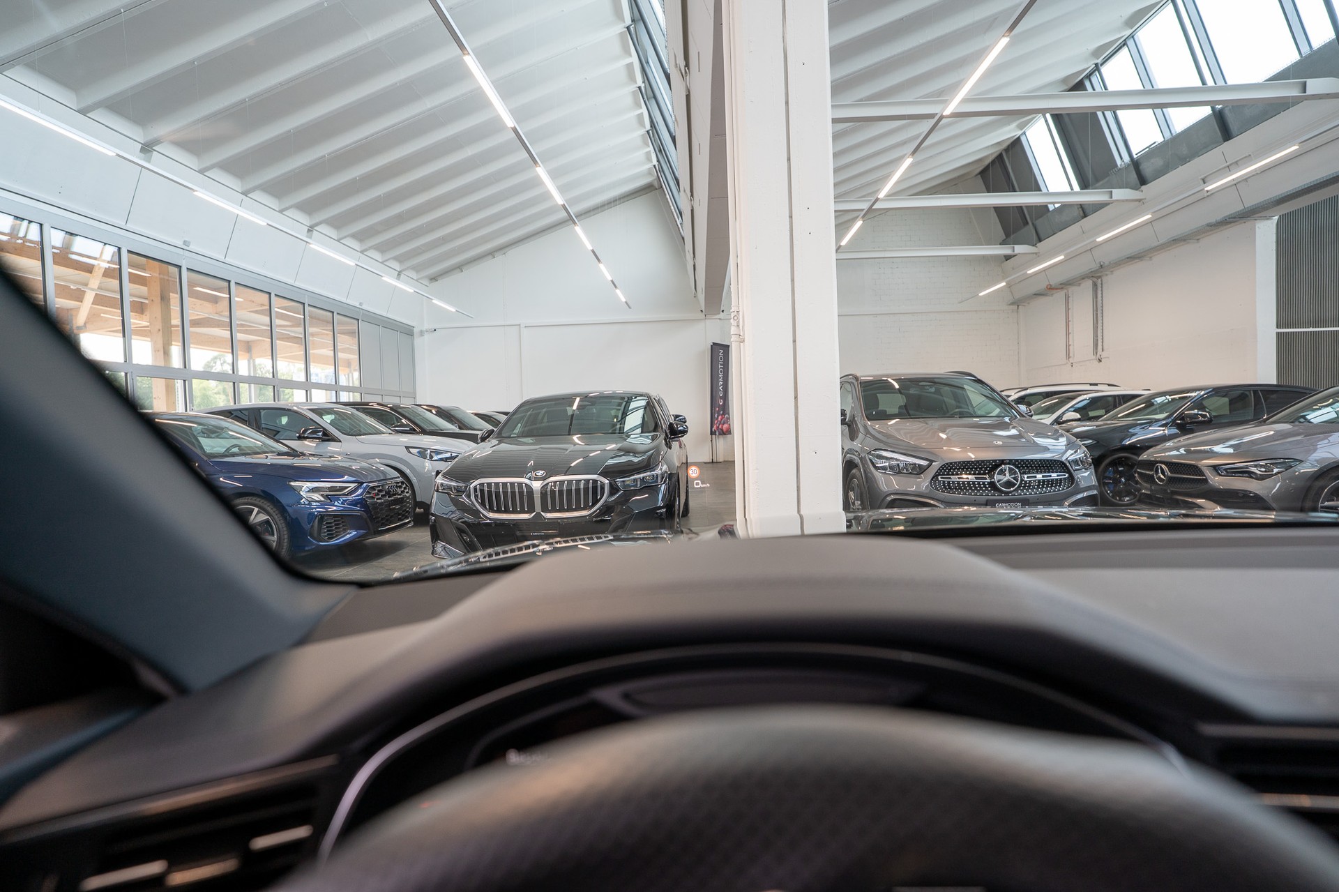 AUDI RS6 Avant 4.0 V8 TFSI quattro T-Tronic / Keramikbremse / HeadUp / 360°Kamera-image-21