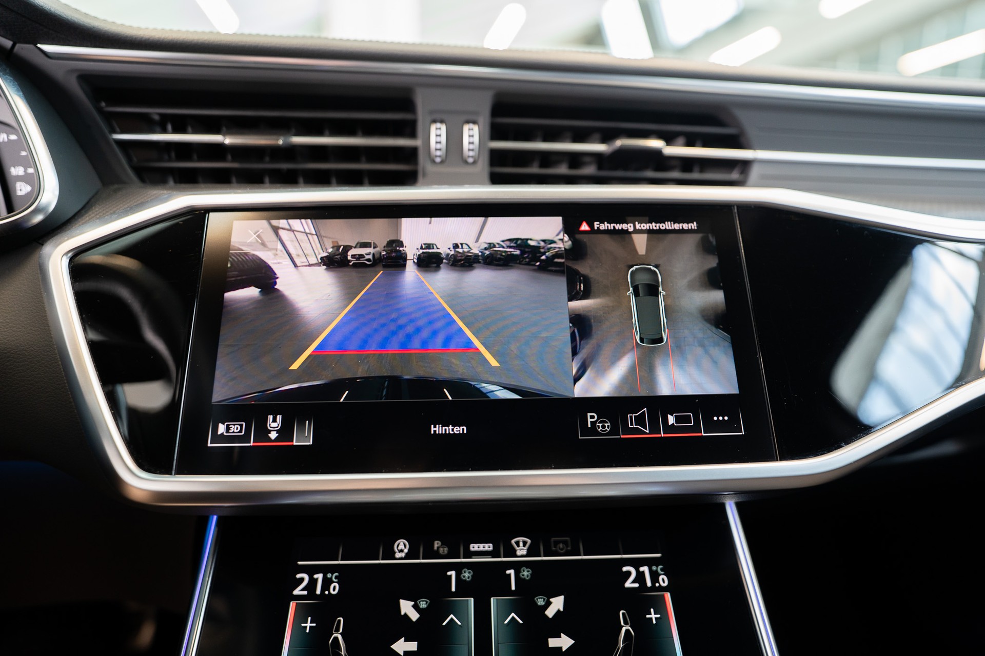 AUDI RS6 Avant 4.0 V8 TFSI quattro T-Tronic / Keramikbremse / HeadUp / 360°Kamera-image-22