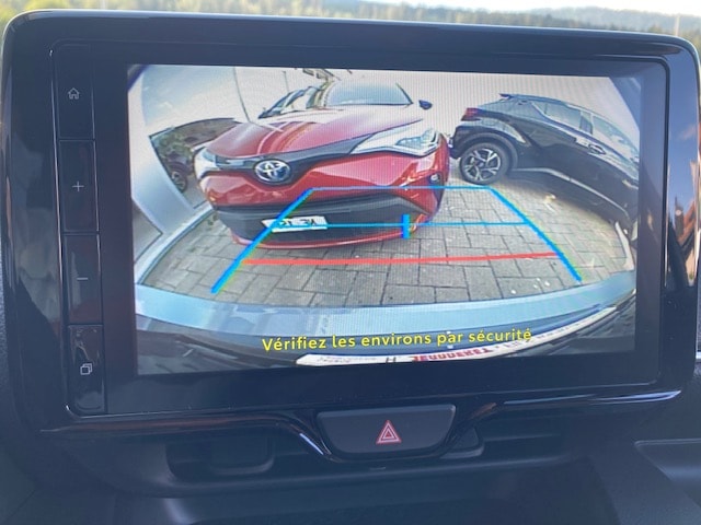 TOYOTA Yaris 1.5 Trend e-CVT-image-10