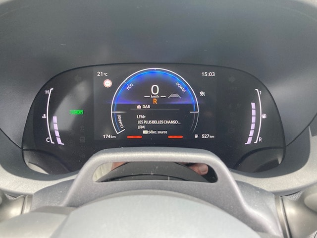 TOYOTA Yaris 1.5 Trend e-CVT-image-15