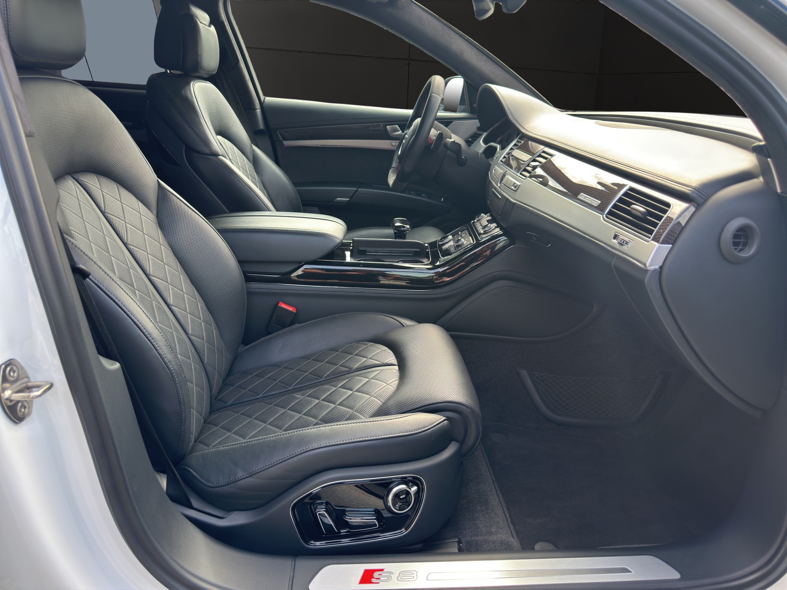AUDI S8 4.0 V8 TFSI plus qua. T-Tronic-image-14