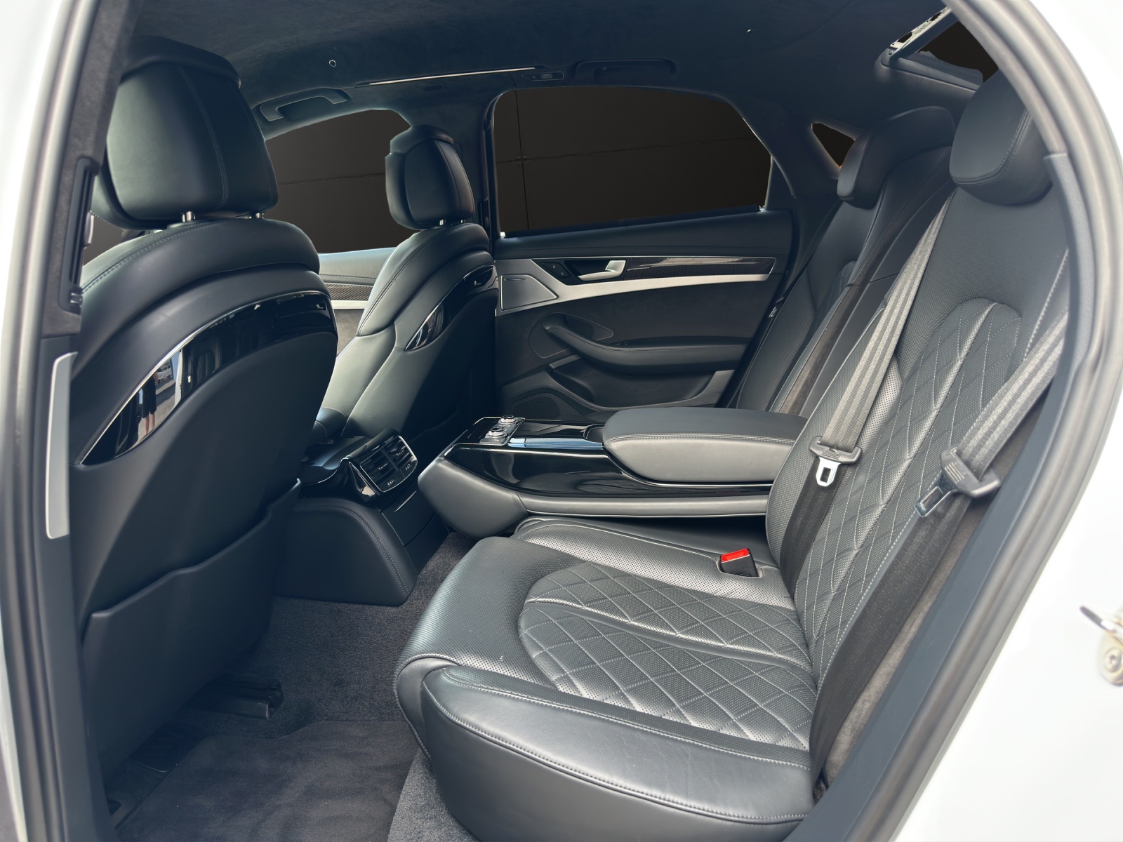 AUDI S8 4.0 V8 TFSI plus qua. T-Tronic-image-11
