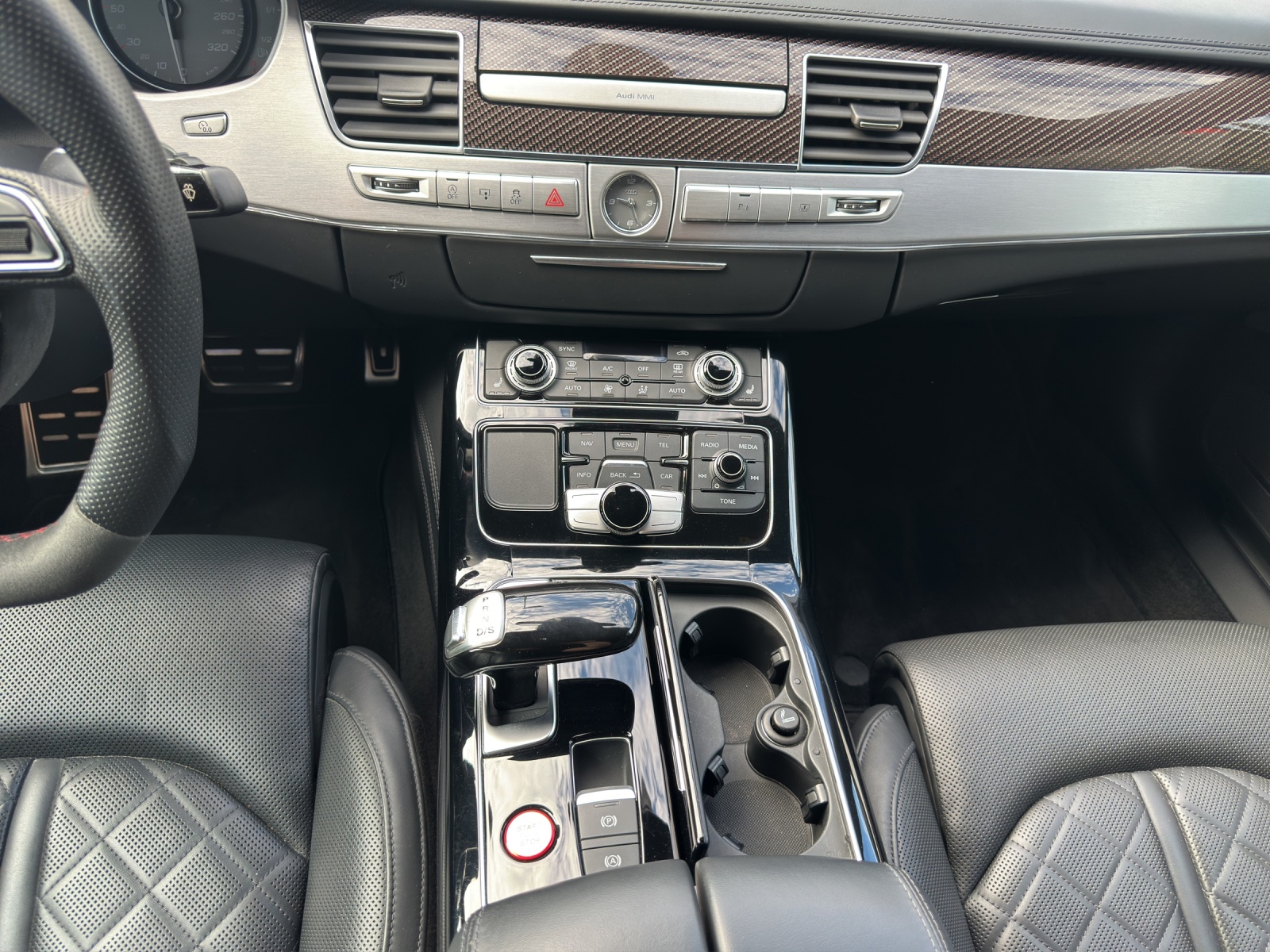 AUDI S8 4.0 V8 TFSI plus qua. T-Tronic-image-10