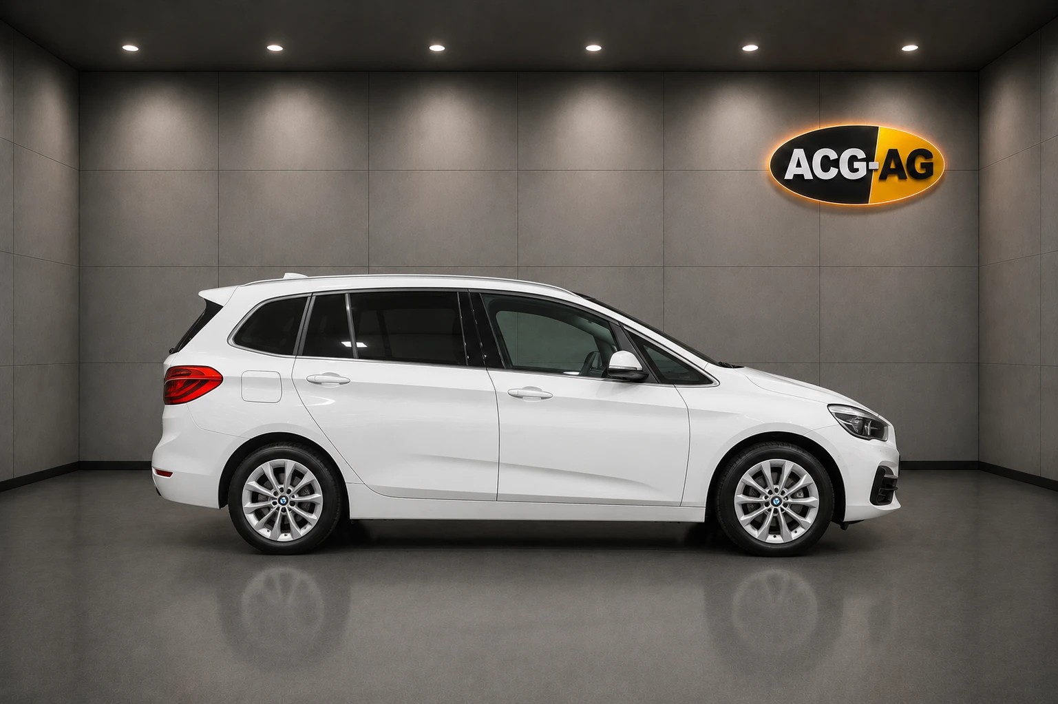 BMW 220d xDrive Gran Tourer Steptronic ** Teil-Leder ** Gr-Navi ** RF-Kamera ** Sitzheizung ** Head UP Disp ** Frisch Ab MFK **-image-5