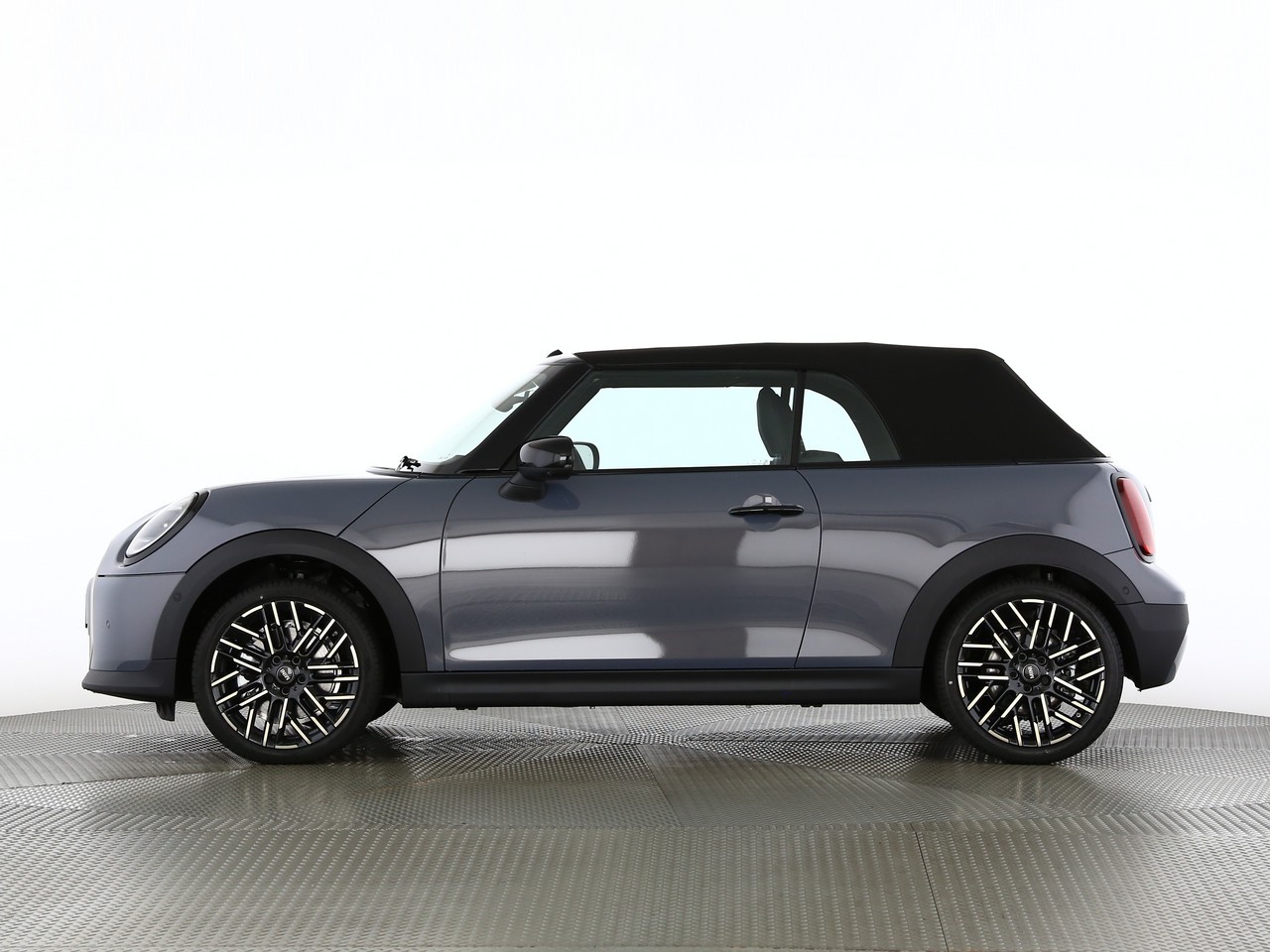 MINI Cooper C Cabriolet DKG-showroom-element-2