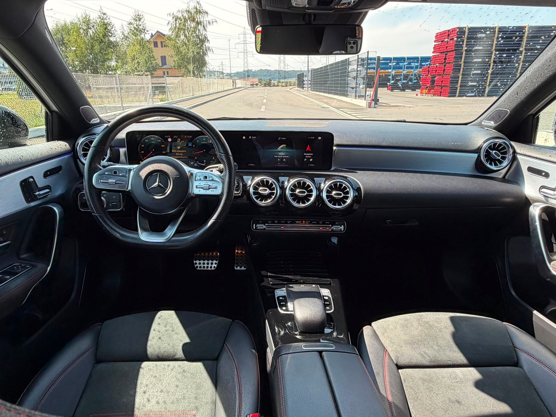 MERCEDES-BENZ A 200 AMG Line 7G-DCT-image-8