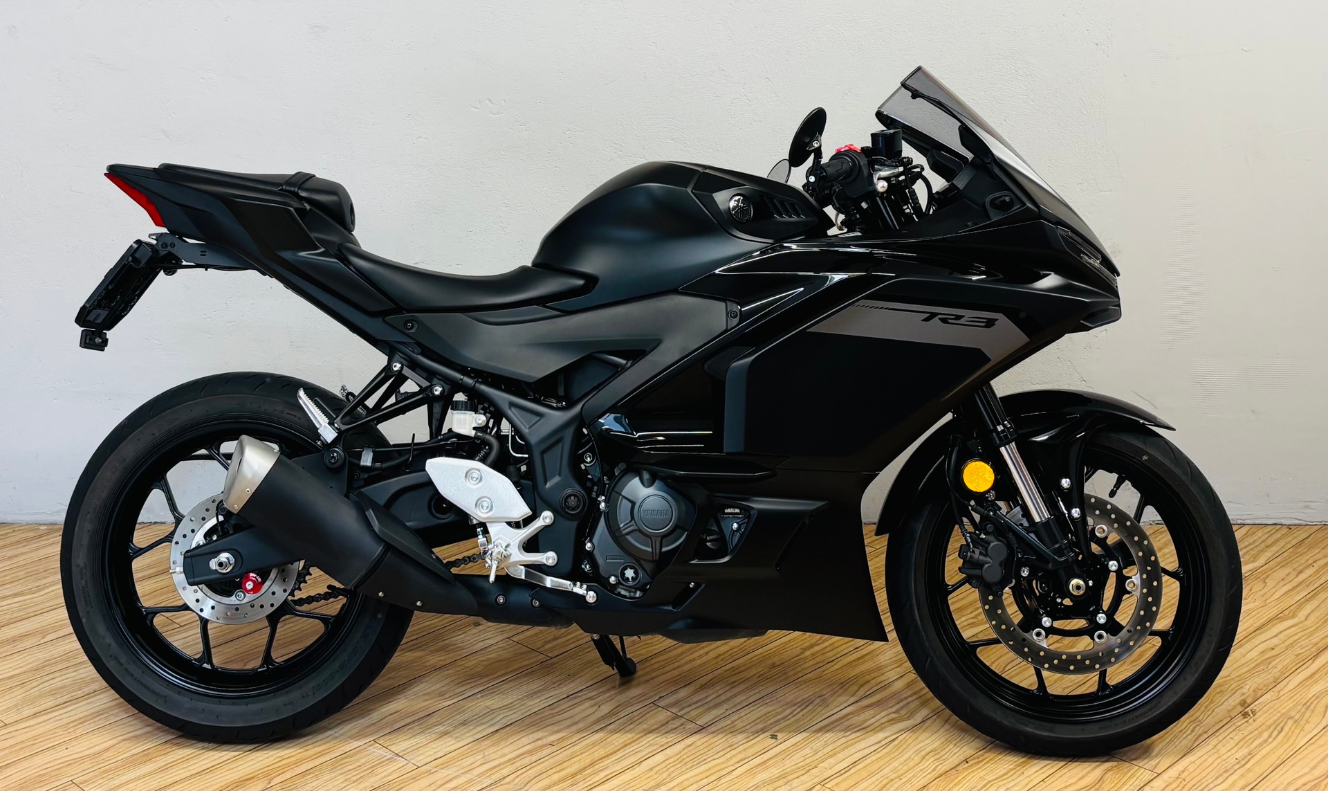 YAMAHA YZF-R3-image-1
