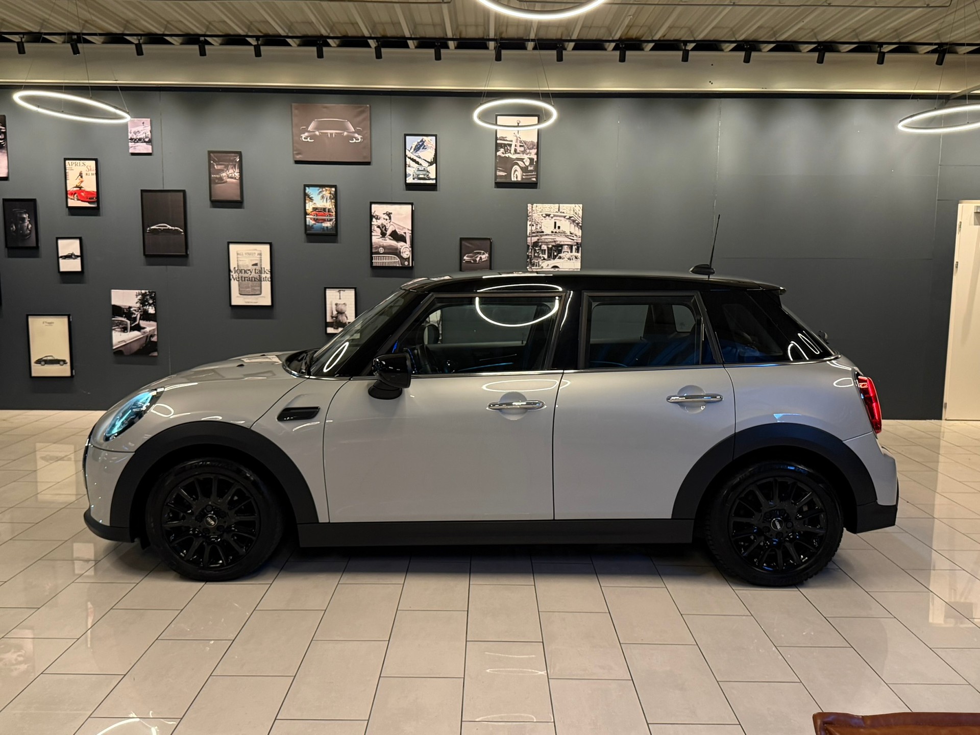 MINI Cooper Steptronic DKG-showroom-element-3