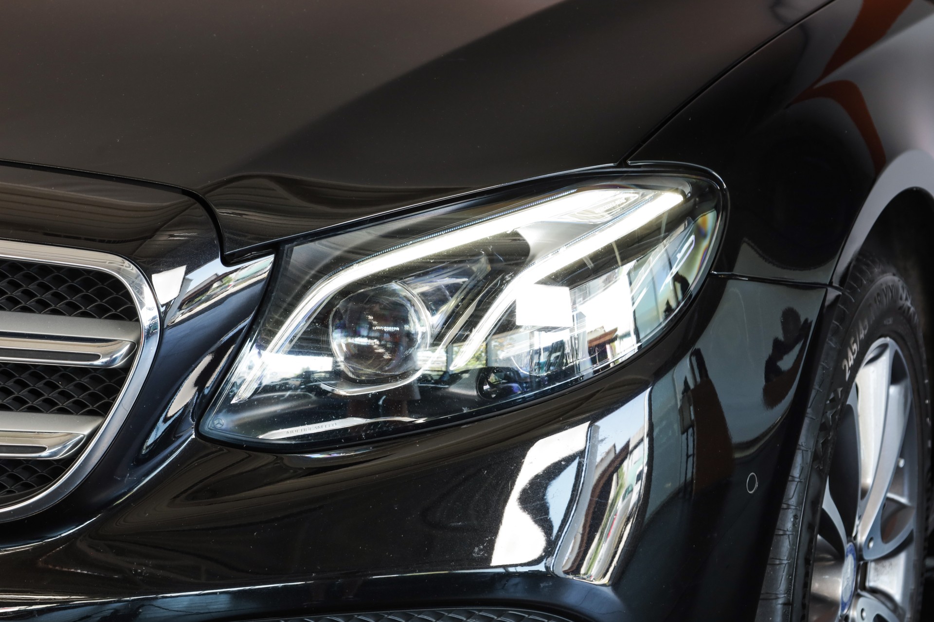 MERCEDES-BENZ E 220 d Avantgarde 9G-Tronic-image-18