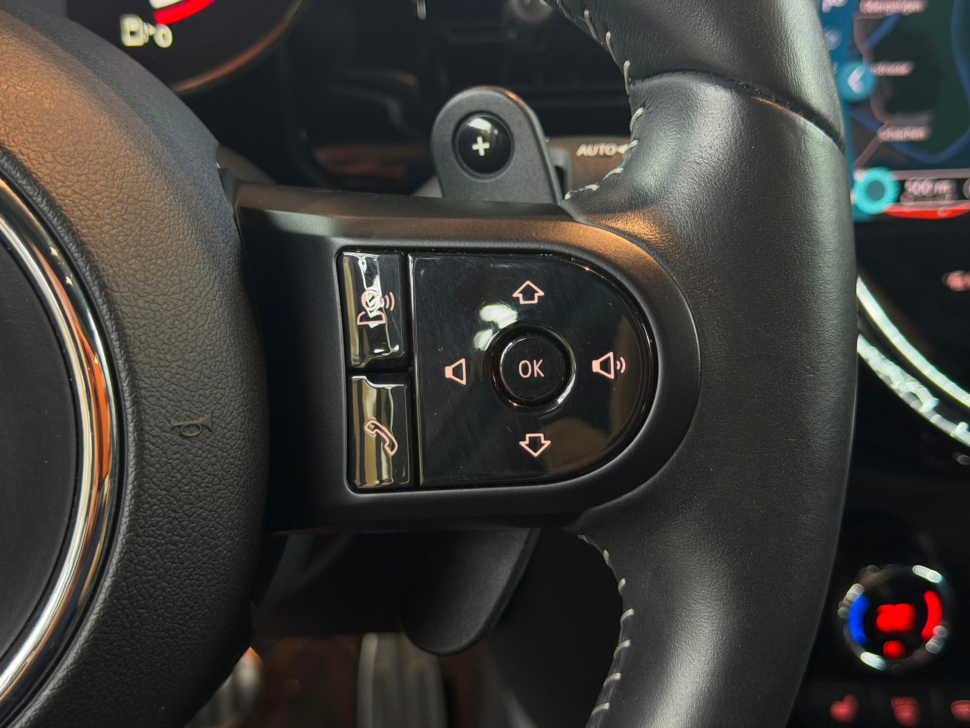 MINI Cooper John Cooper Works Steptronic-image-21