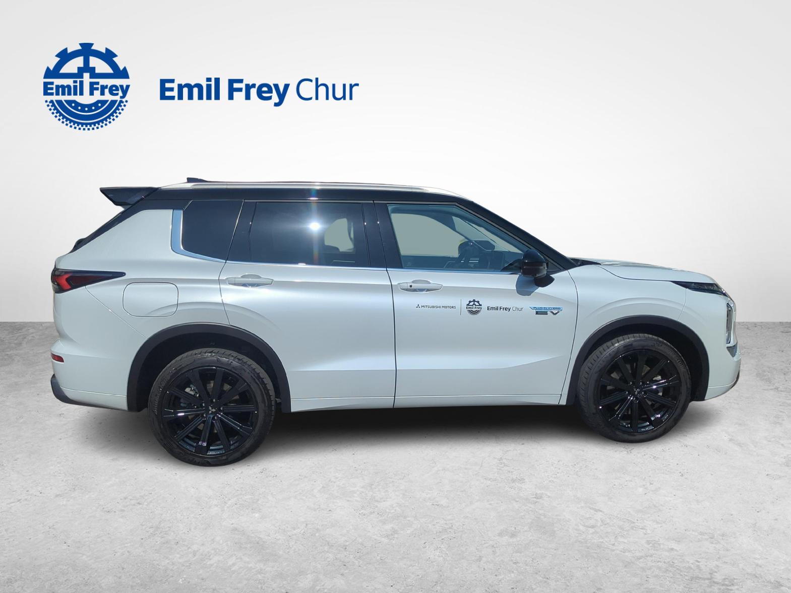 MITSUBISHI Outlander 2.4 PHEV Instyle Blackline 4x4-image-4