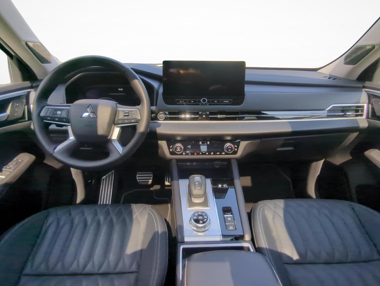 MITSUBISHI Outlander 2.4 PHEV Instyle Blackline 4x4-image-7