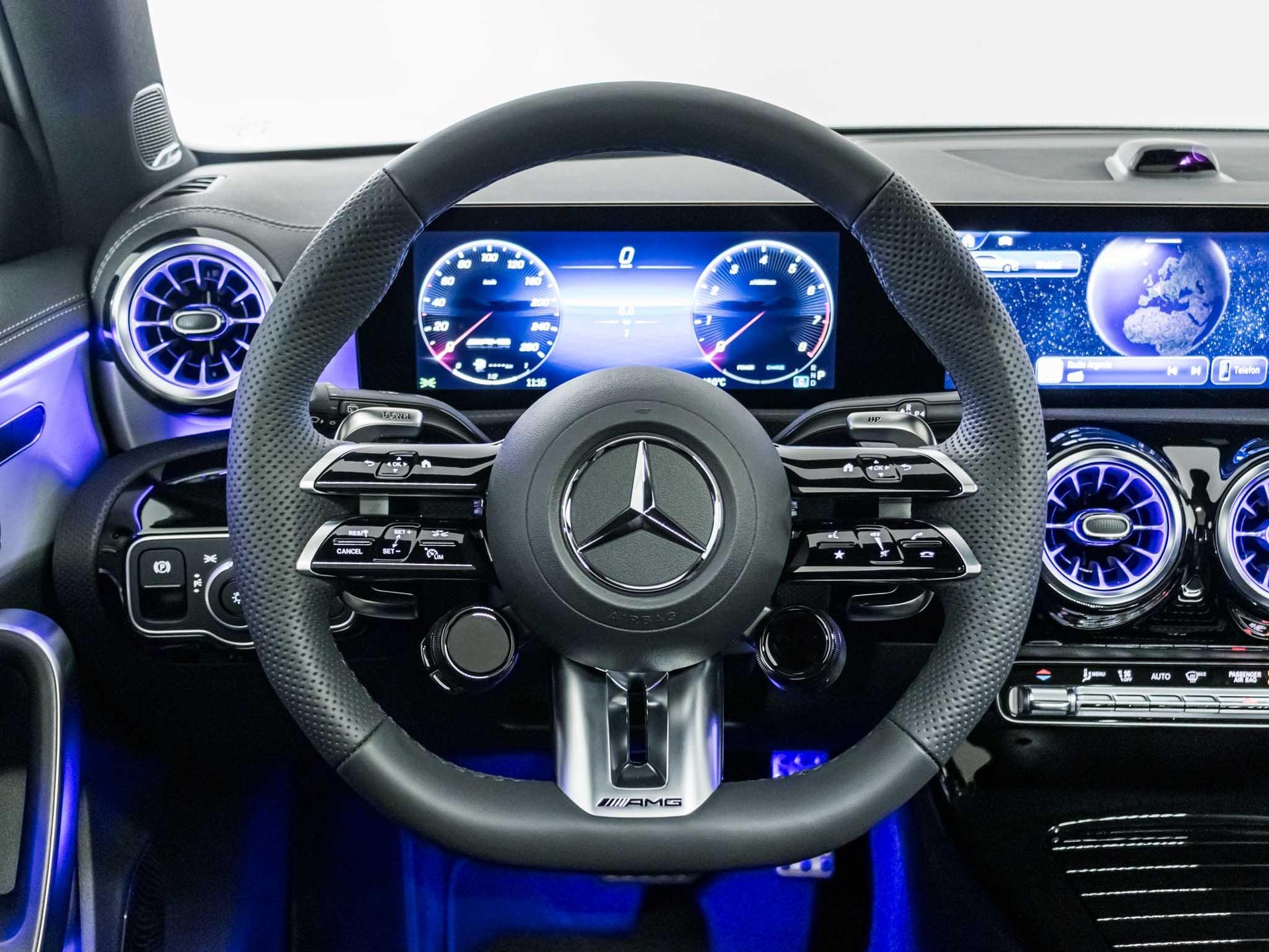 MERCEDES-BENZ A 35 AMG 4MATIC-image-10