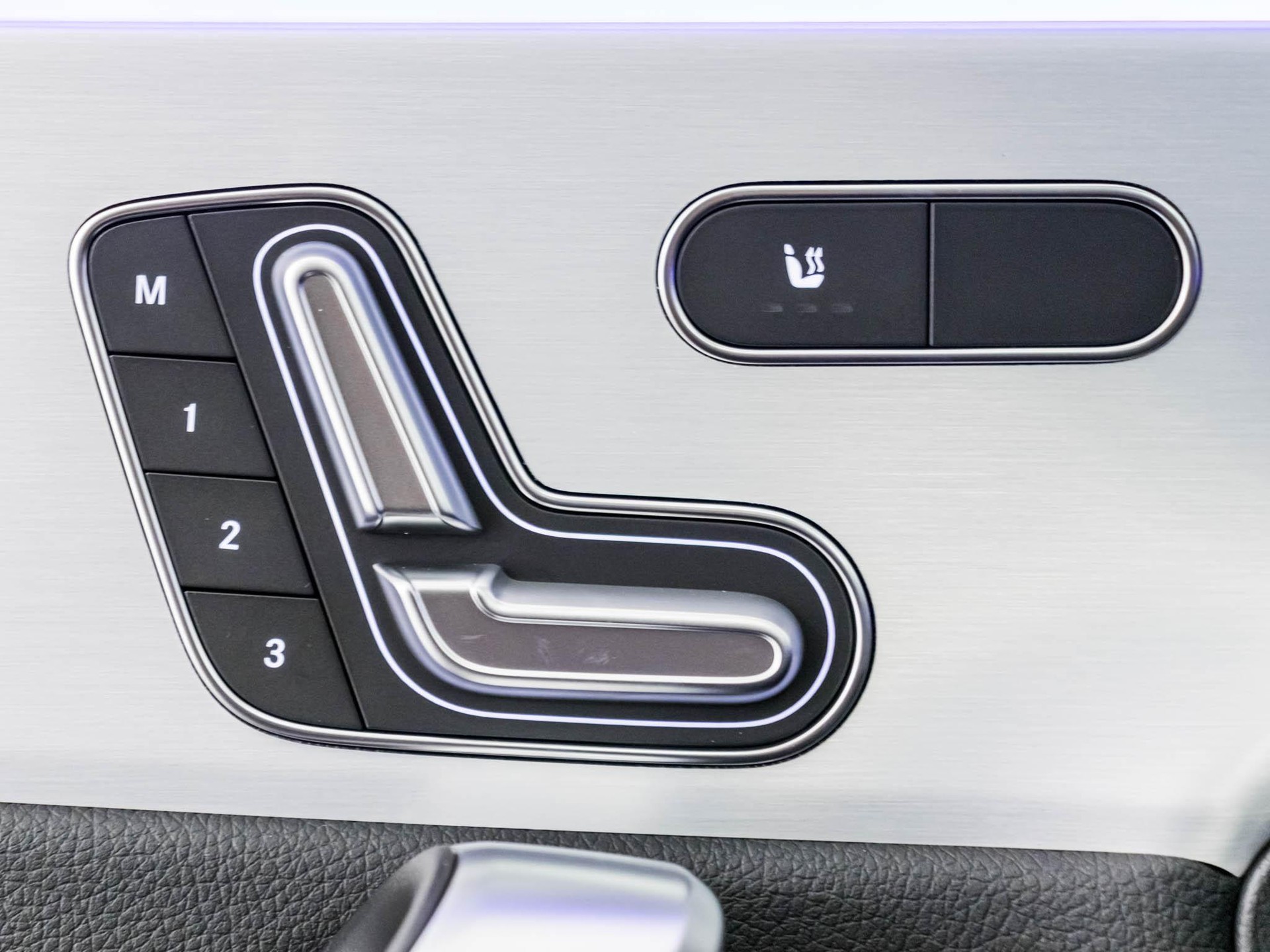 MERCEDES-BENZ A 35 AMG 4MATIC-image-12