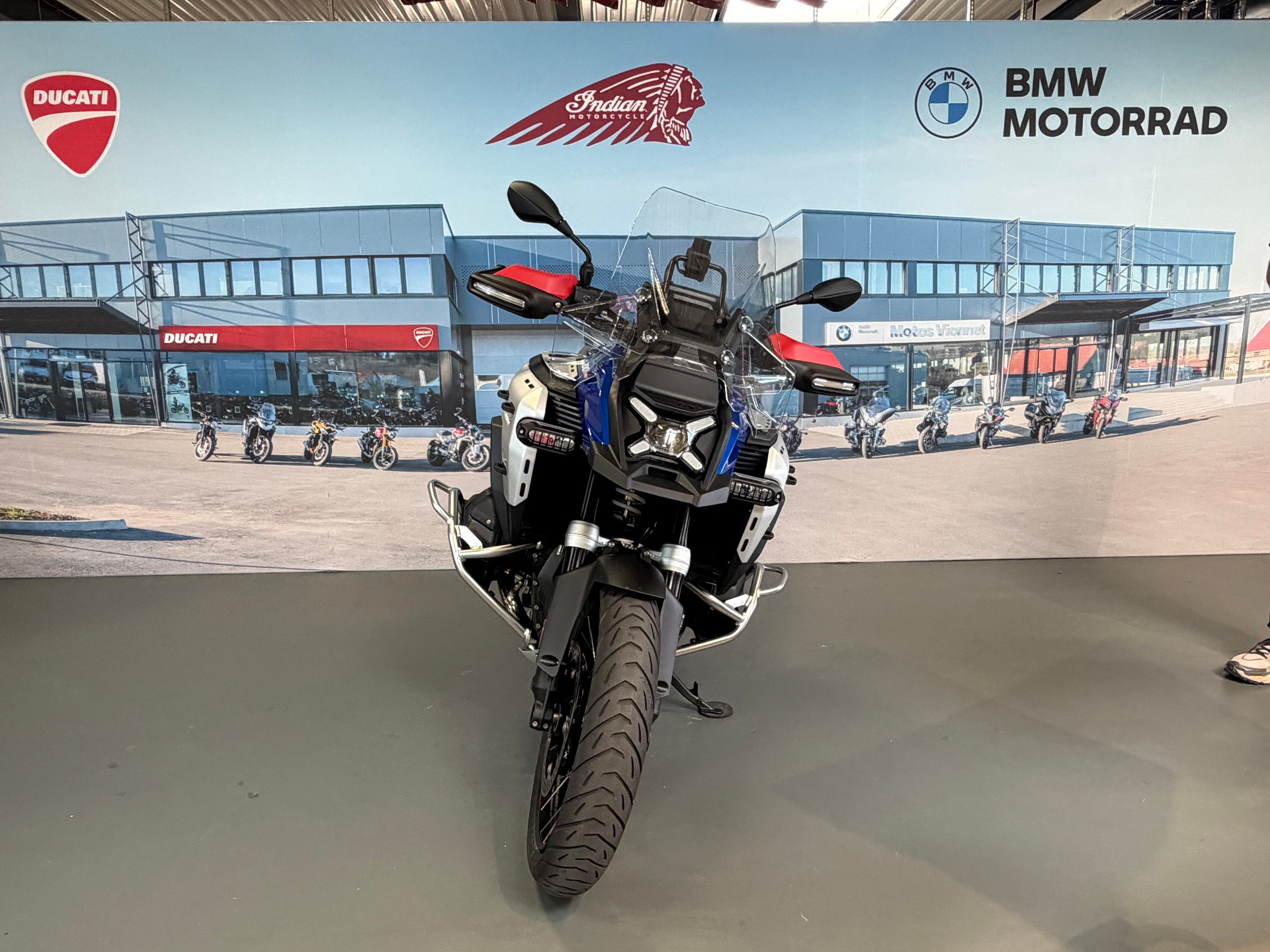 BMW R 1300 GS Adventure-image-1