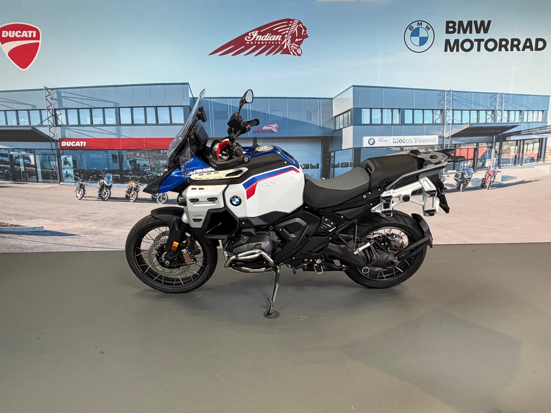 BMW R 1300 GS Adventure-image-3