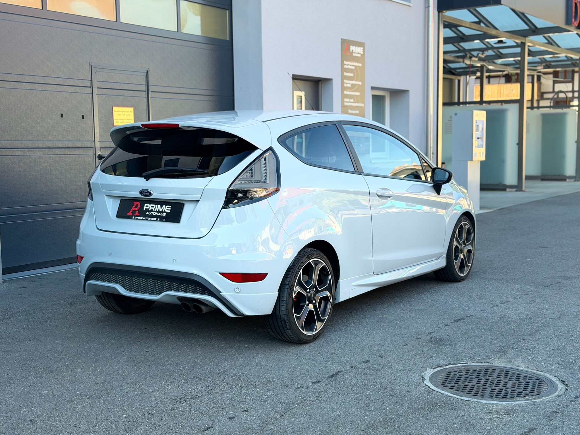 FORD Fiesta 1.6 SCTi ST 200-showroom-element-1