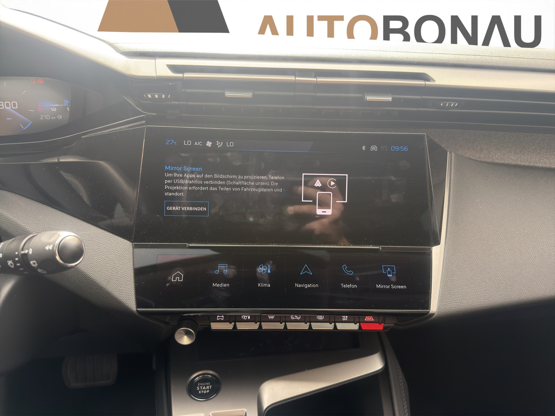 PEUGEOT 308 SW 1.2 PureTech Allure-image-21