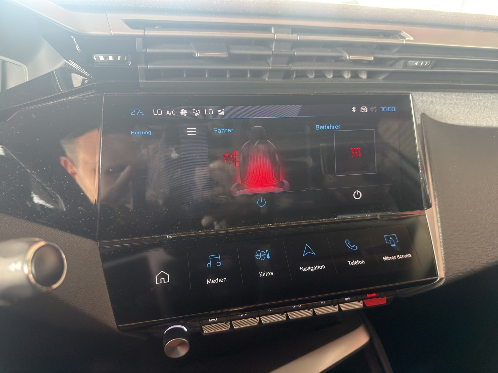 PEUGEOT 308 SW 1.2 PureTech Allure-image-49
