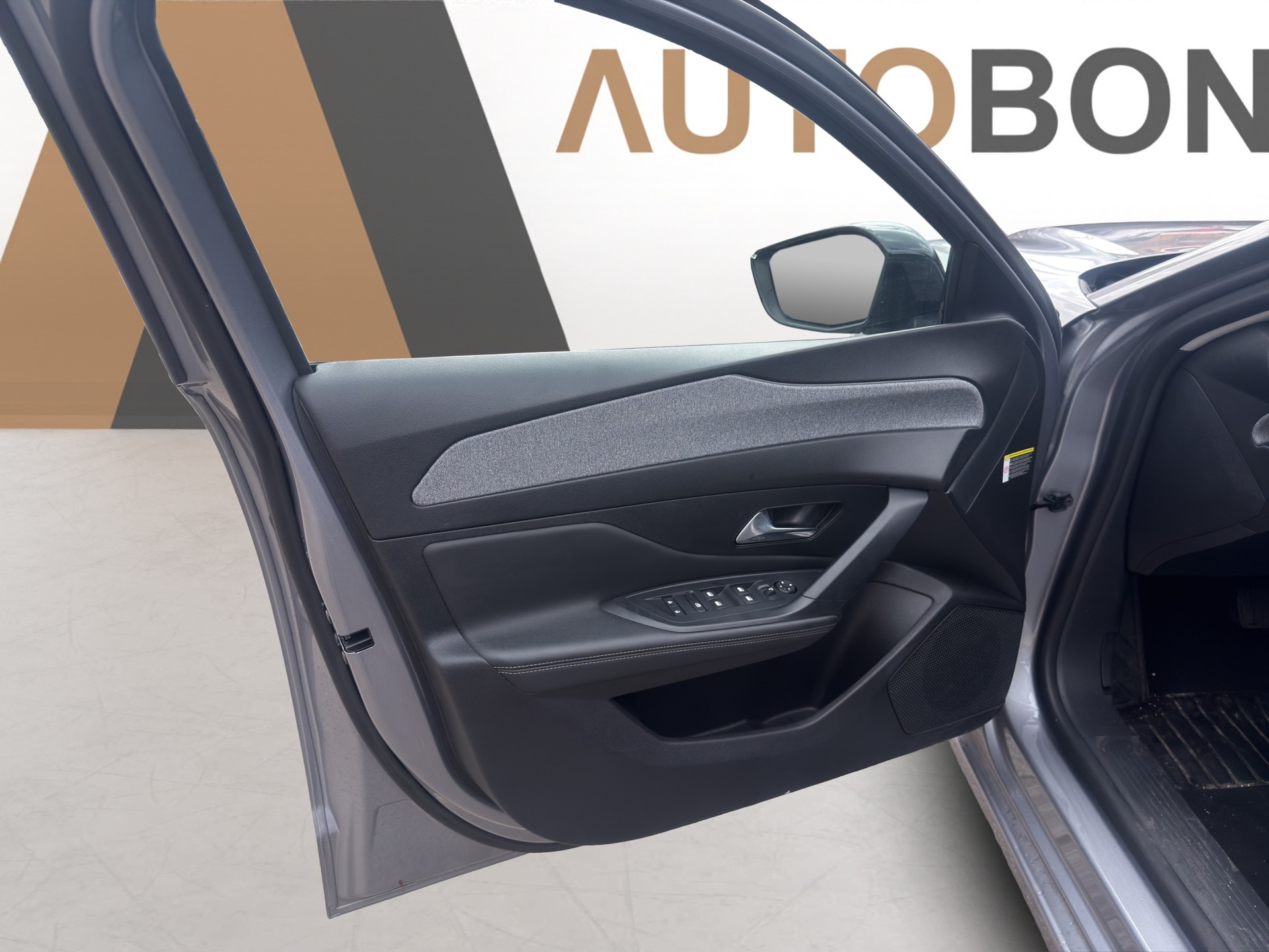 PEUGEOT 308 SW 1.2 PureTech Allure-image-10
