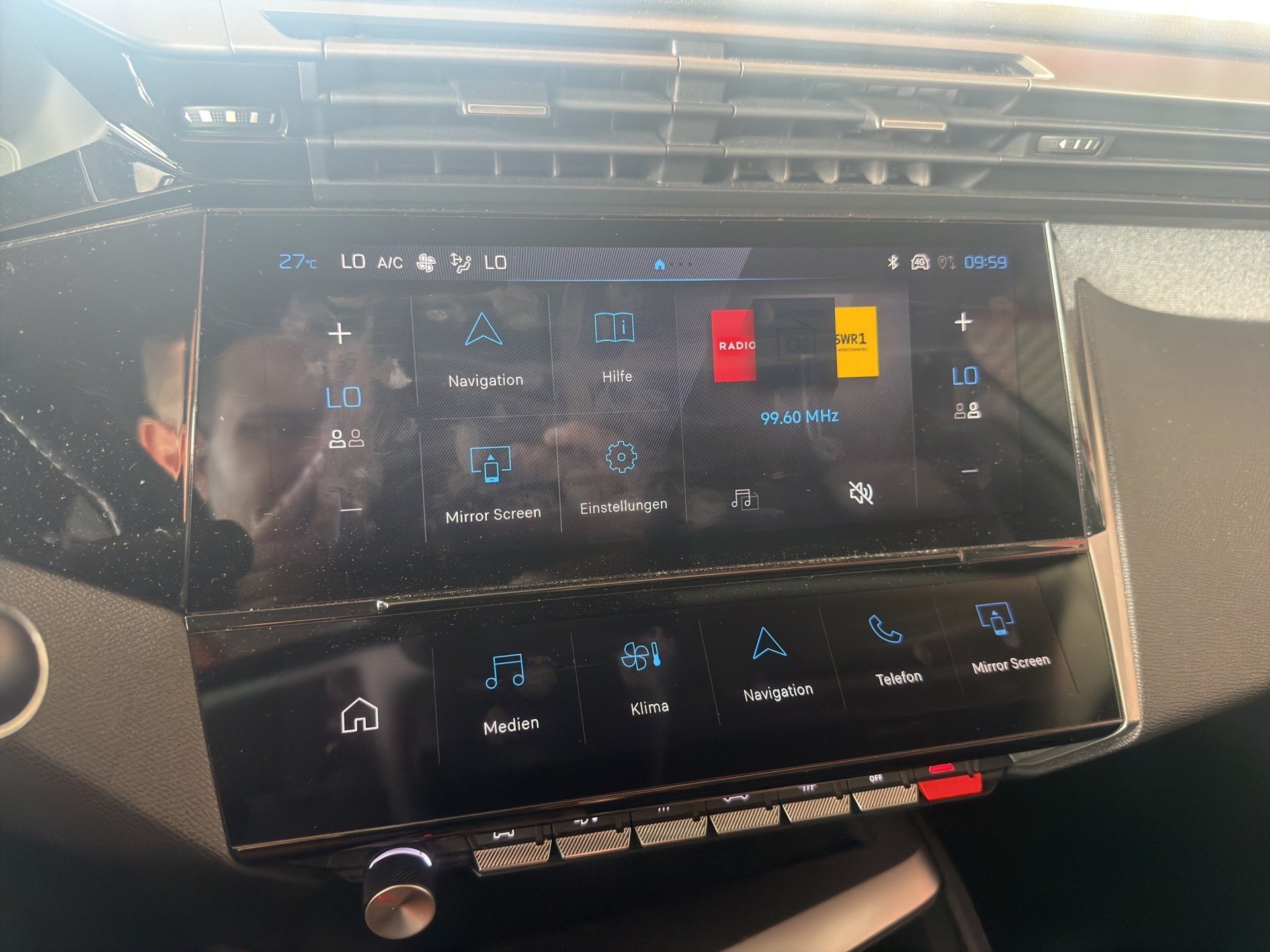 PEUGEOT 308 SW 1.2 PureTech Allure-image-47