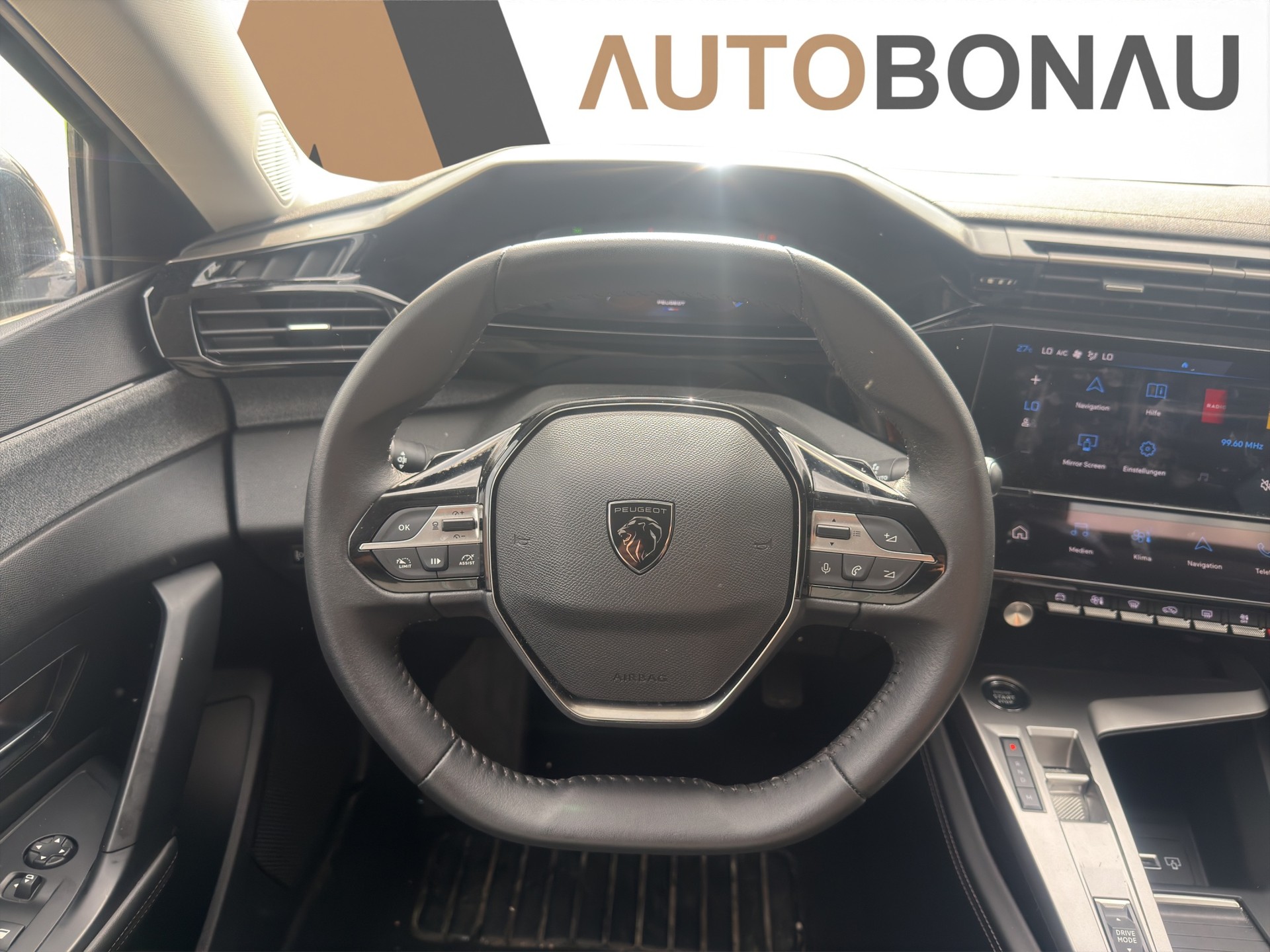 PEUGEOT 308 SW 1.2 PureTech Allure-image-17