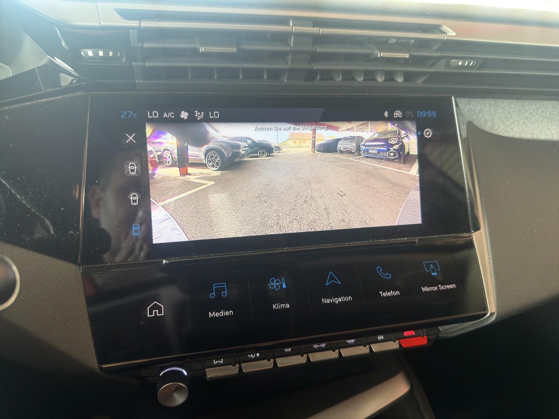 PEUGEOT 308 SW 1.2 PureTech Allure-image-45