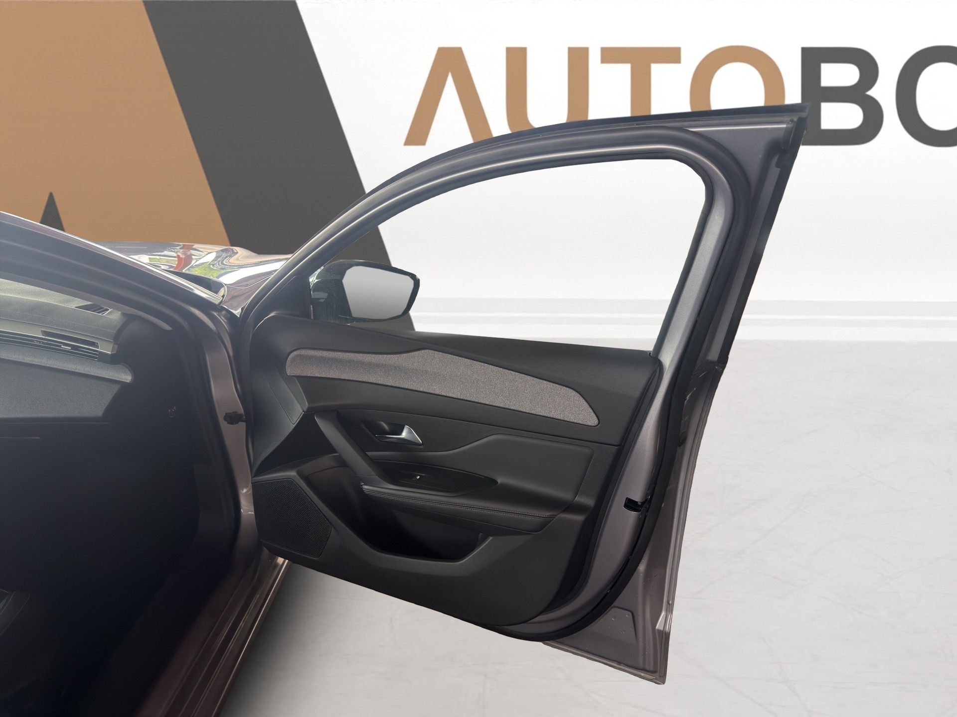 PEUGEOT 308 SW 1.2 PureTech Allure-image-14