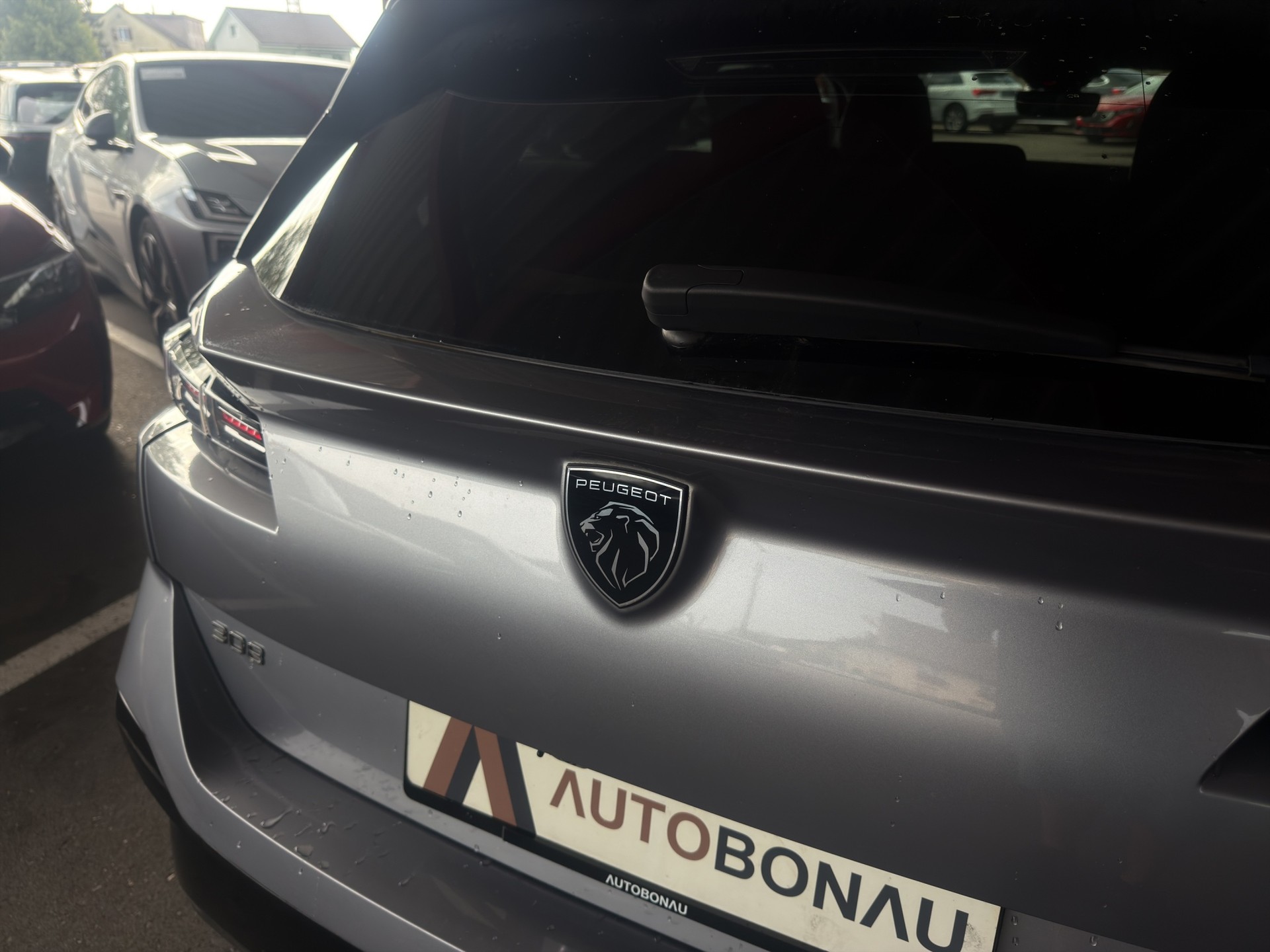 PEUGEOT 308 SW 1.2 PureTech Allure-image-30