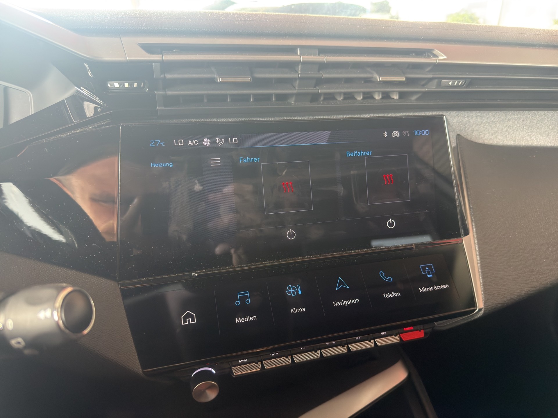 PEUGEOT 308 SW 1.2 PureTech Allure-image-48