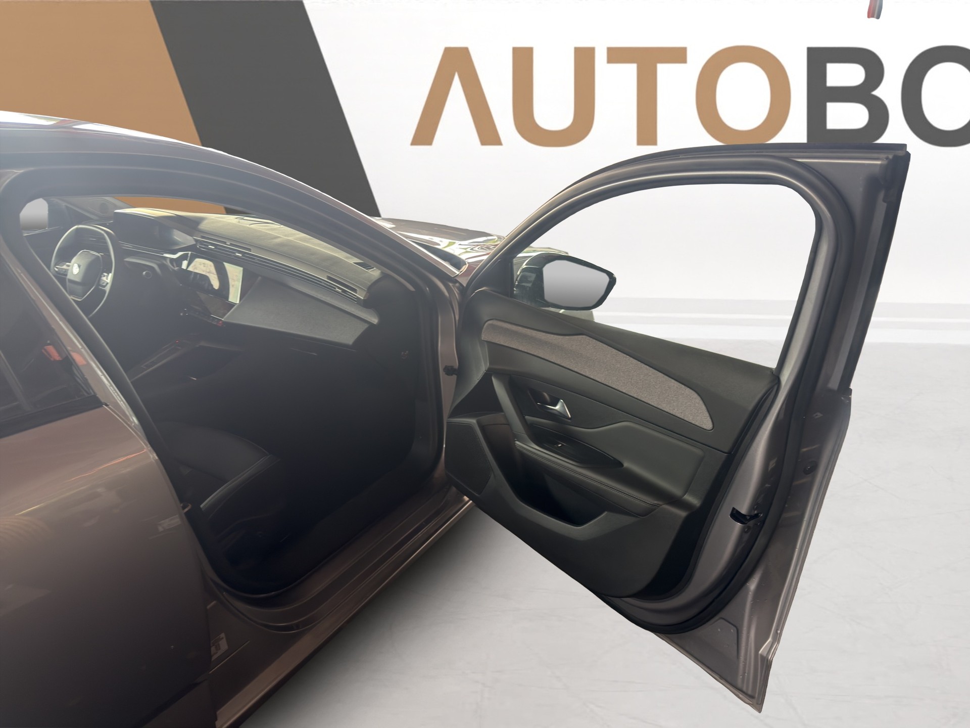 PEUGEOT 308 SW 1.2 PureTech Allure-image-13