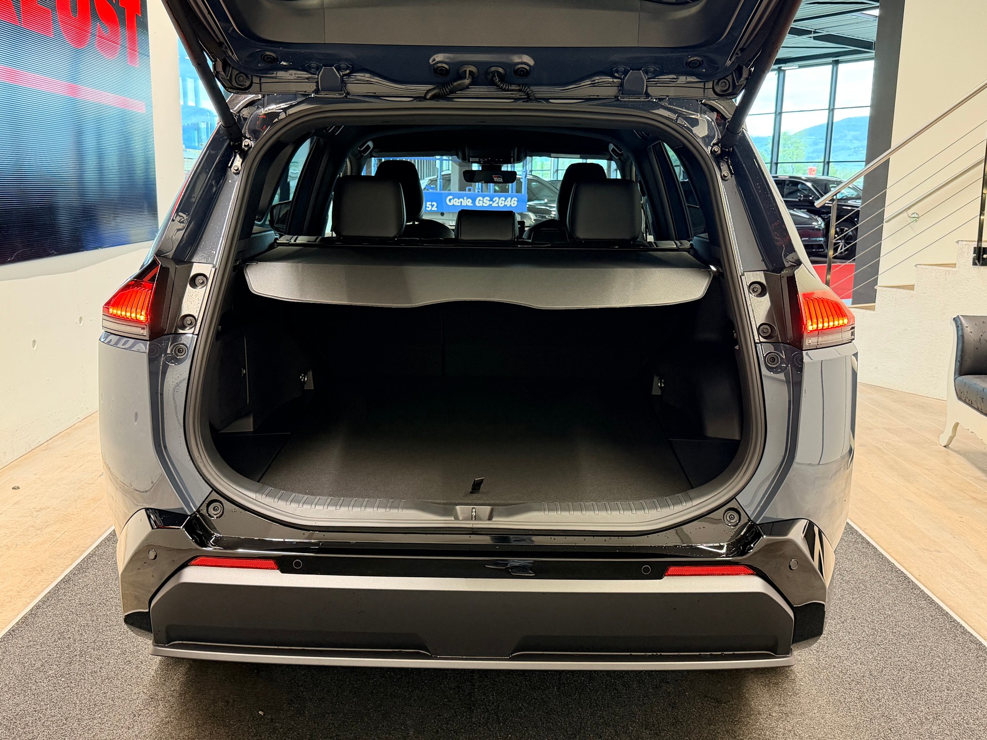 TOYOTA RAV-4 2.5 HSD GR Sport e-CVT 4WD-image-11