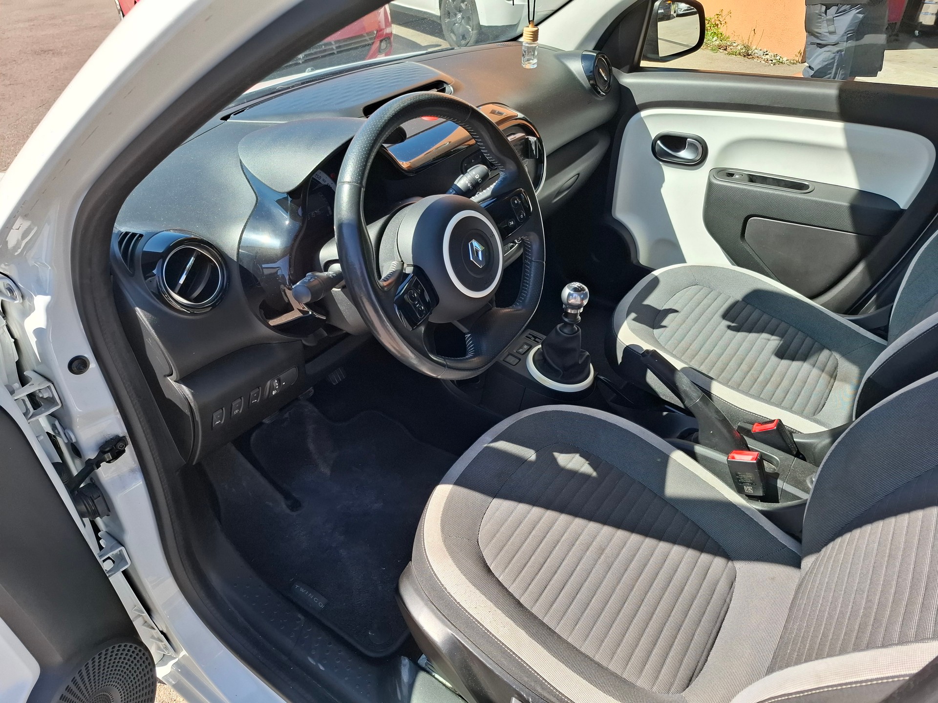 RENAULT Twingo 0.9 Intens-image-6