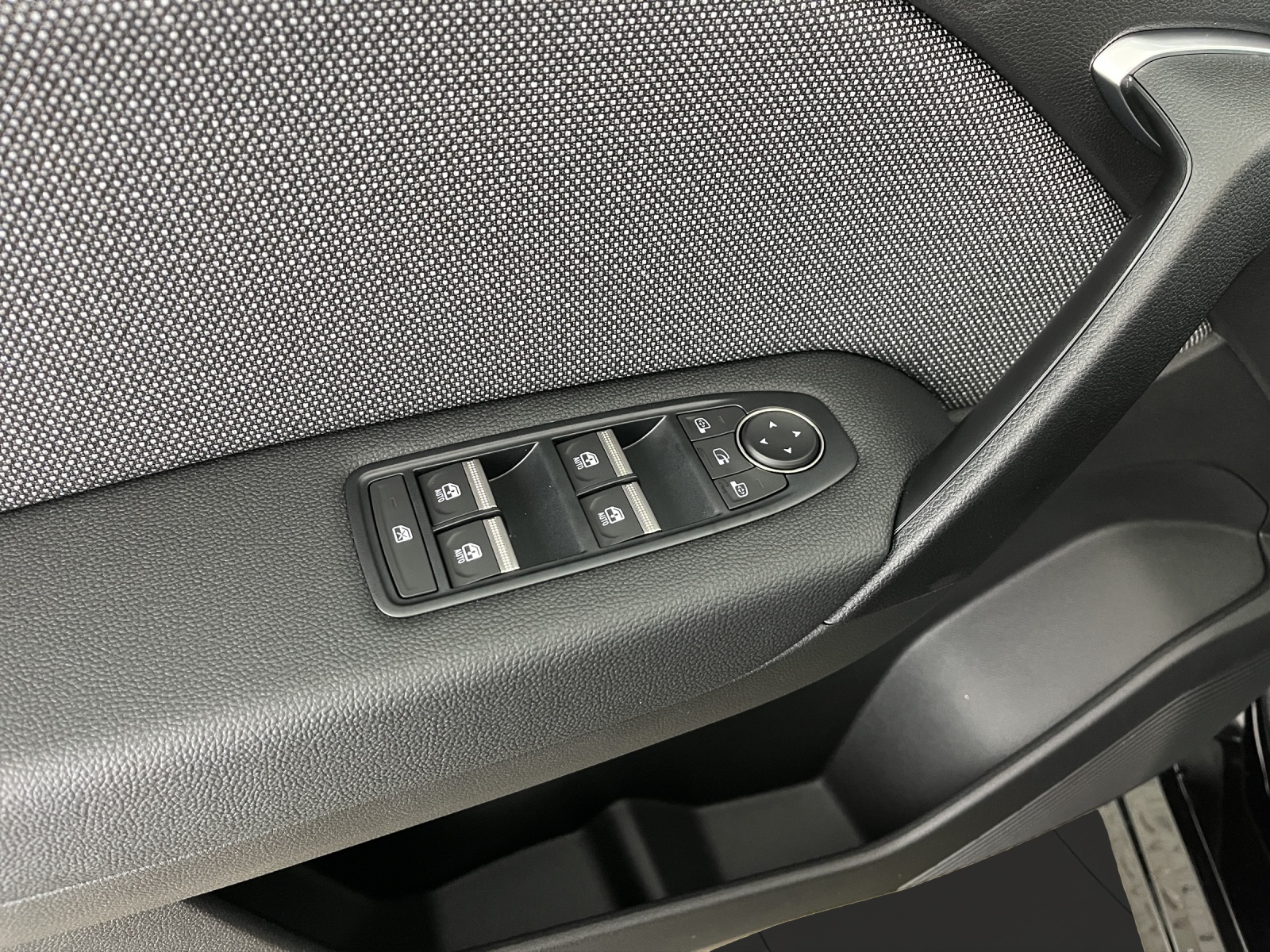 RENAULT Captur 1.8 E-Tech techno-image-13