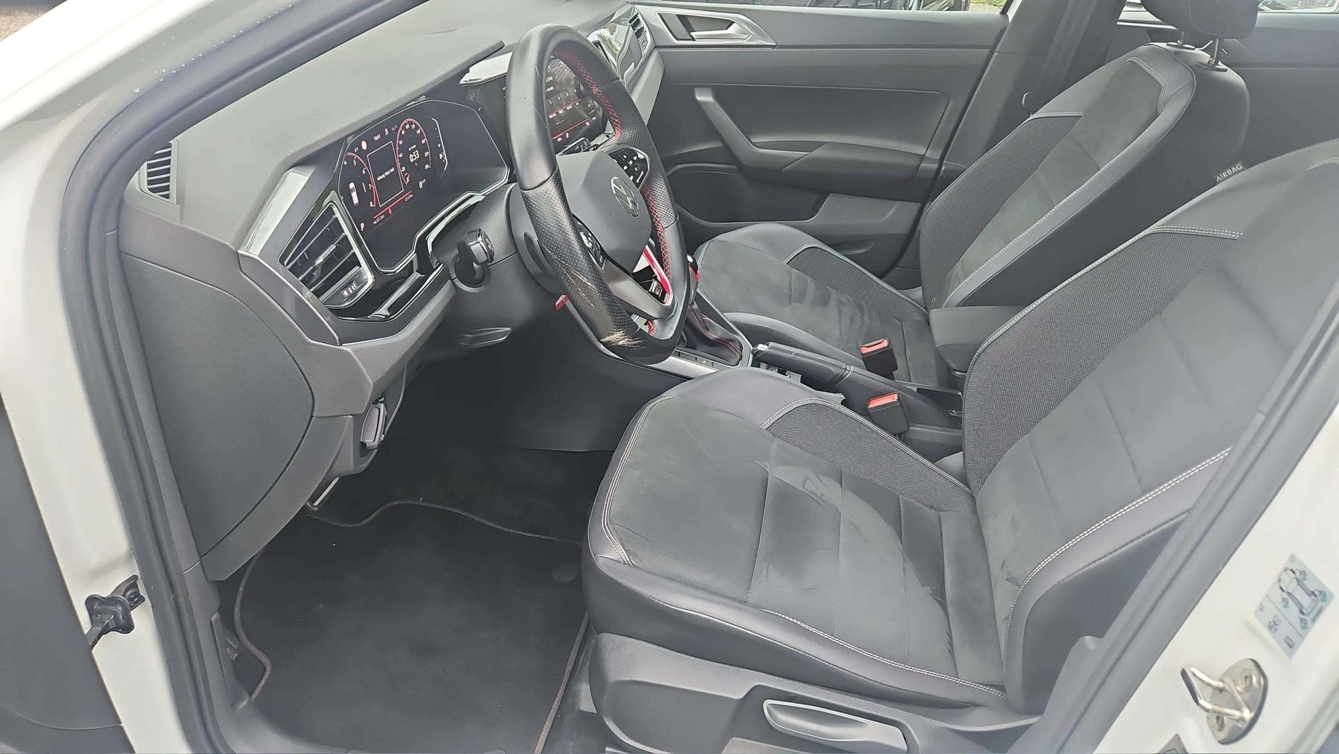 VW Polo 2.0 TSI GTI DSG mit Leder/Alcantara & Rückfahrkamera + 18" Alufelgen-image-10