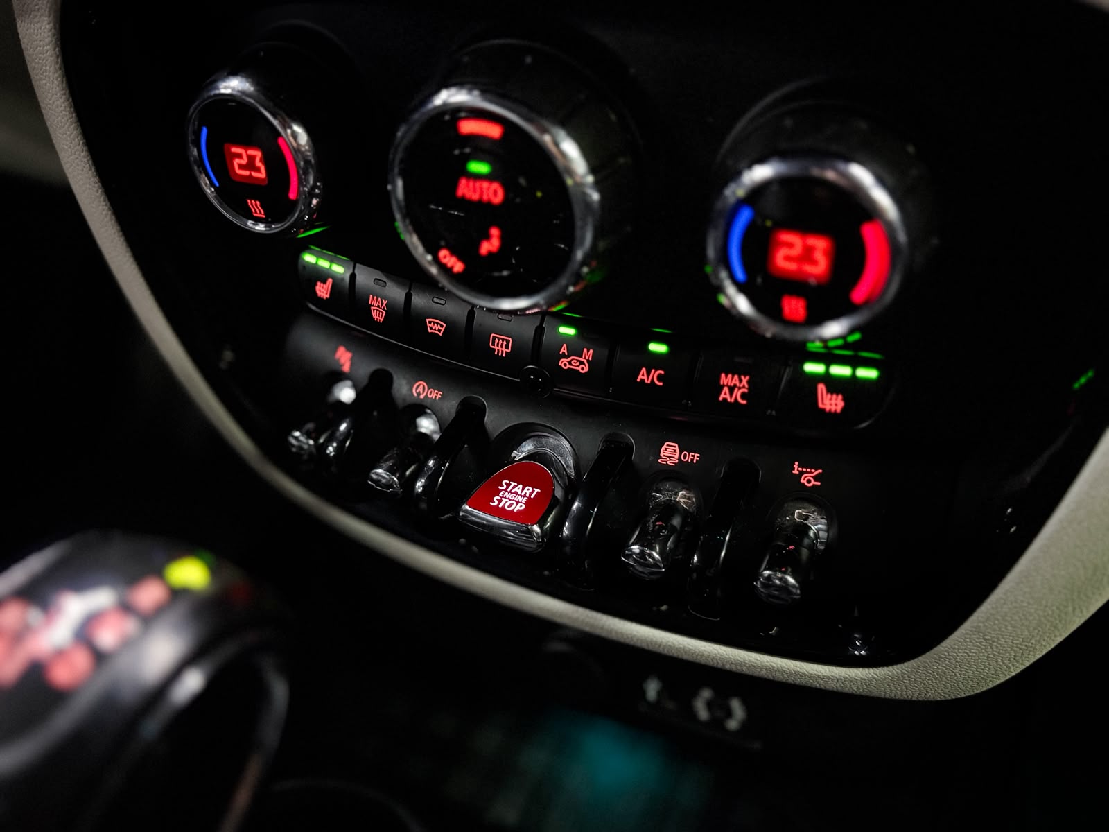 MINI Clubman Cooper D Steptronic *British Racing Green*-image-21