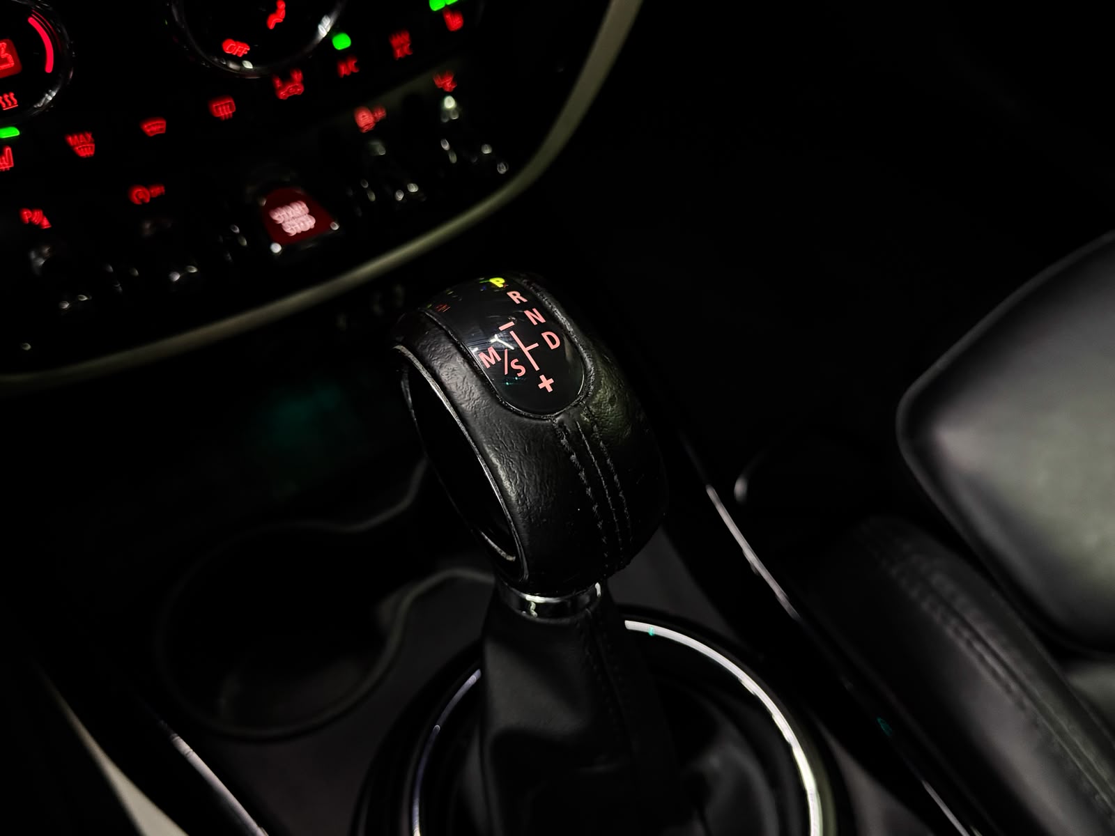 MINI Clubman Cooper D Steptronic *British Racing Green*-image-19