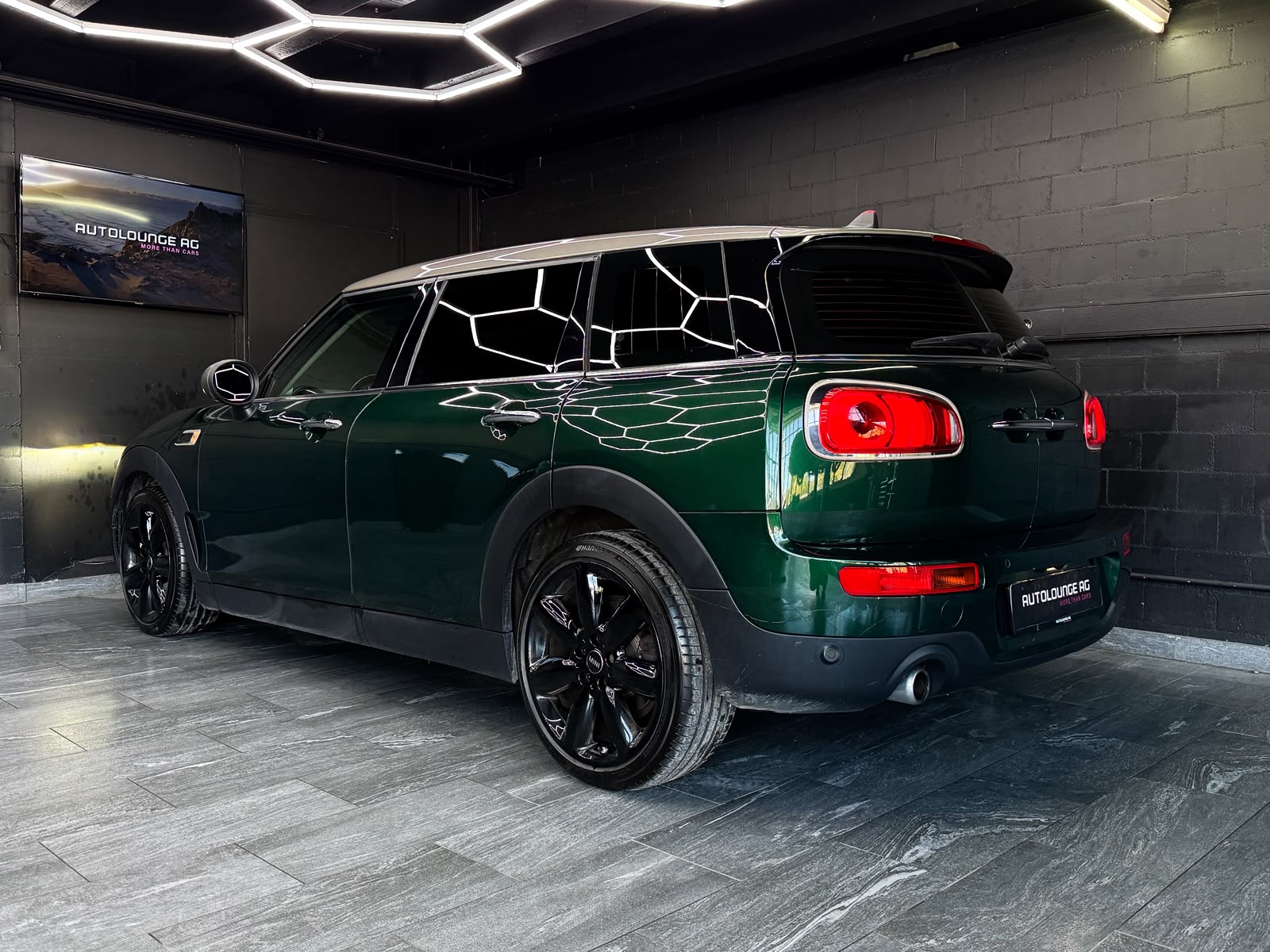 MINI Clubman Cooper D Steptronic *British Racing Green*-image-4