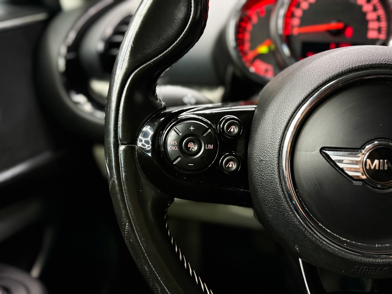 MINI Clubman Cooper D Steptronic *British Racing Green*-image-14