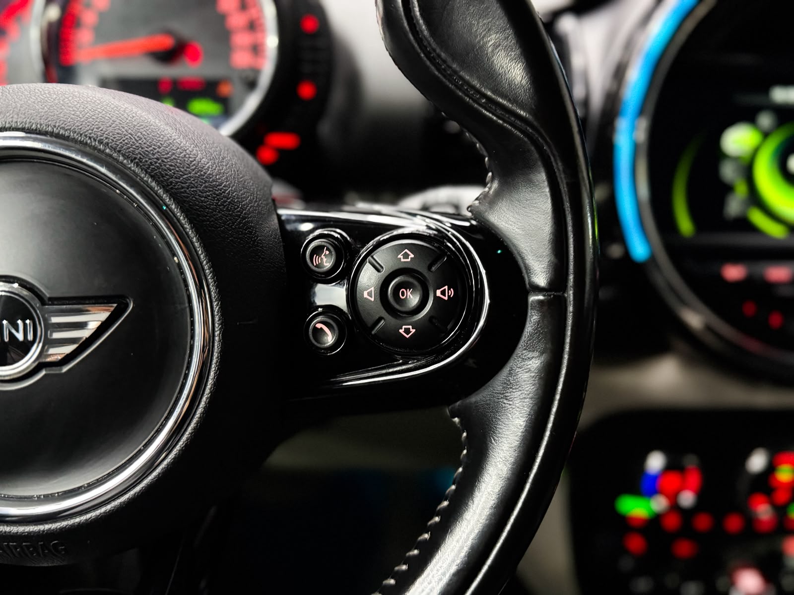 MINI Clubman Cooper D Steptronic *British Racing Green*-image-15