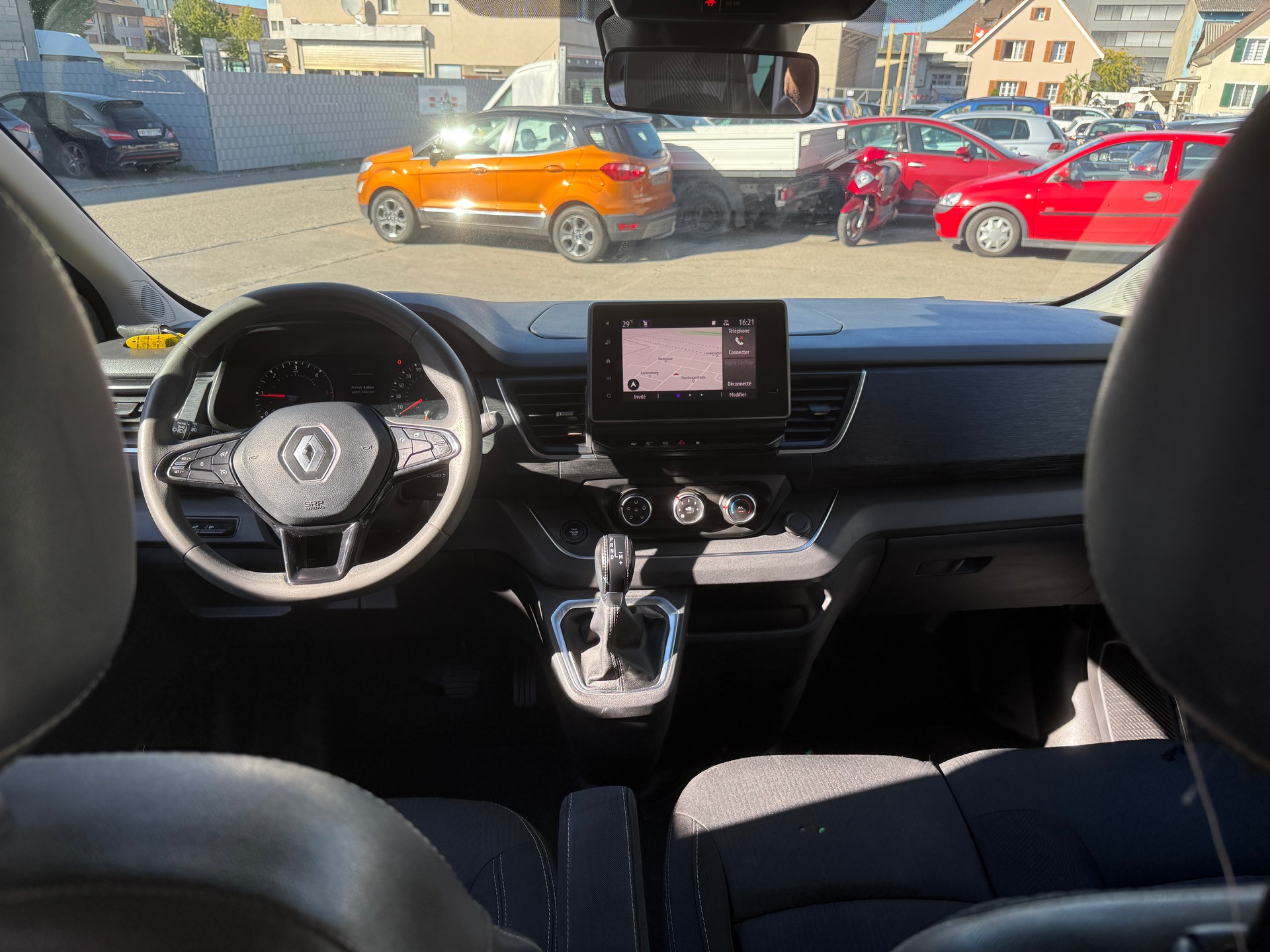 RENAULT Trafic Blue dCi 170 Passenger Techno EDC-image-11