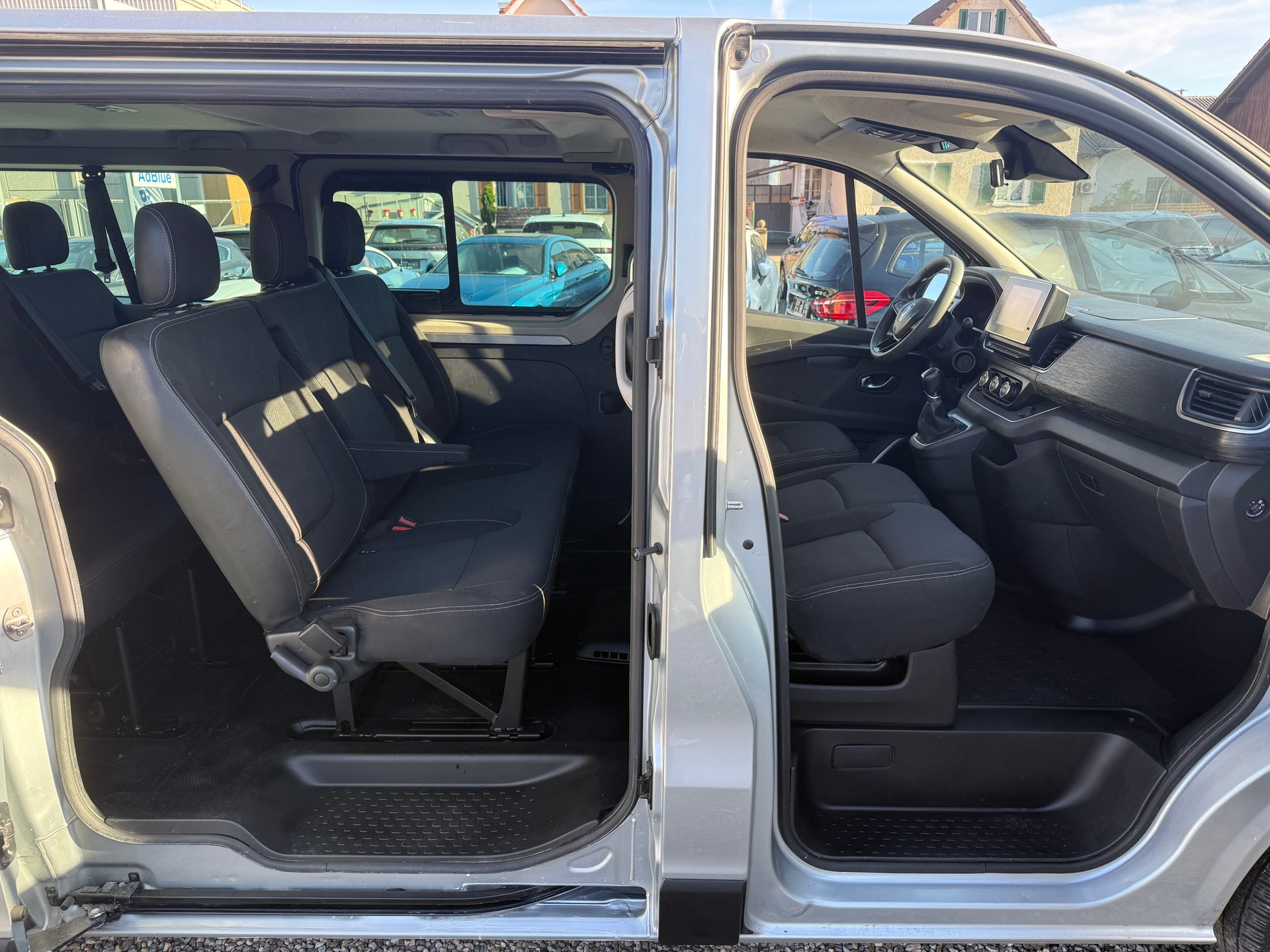 RENAULT Trafic Blue dCi 170 Passenger Techno EDC-image-8