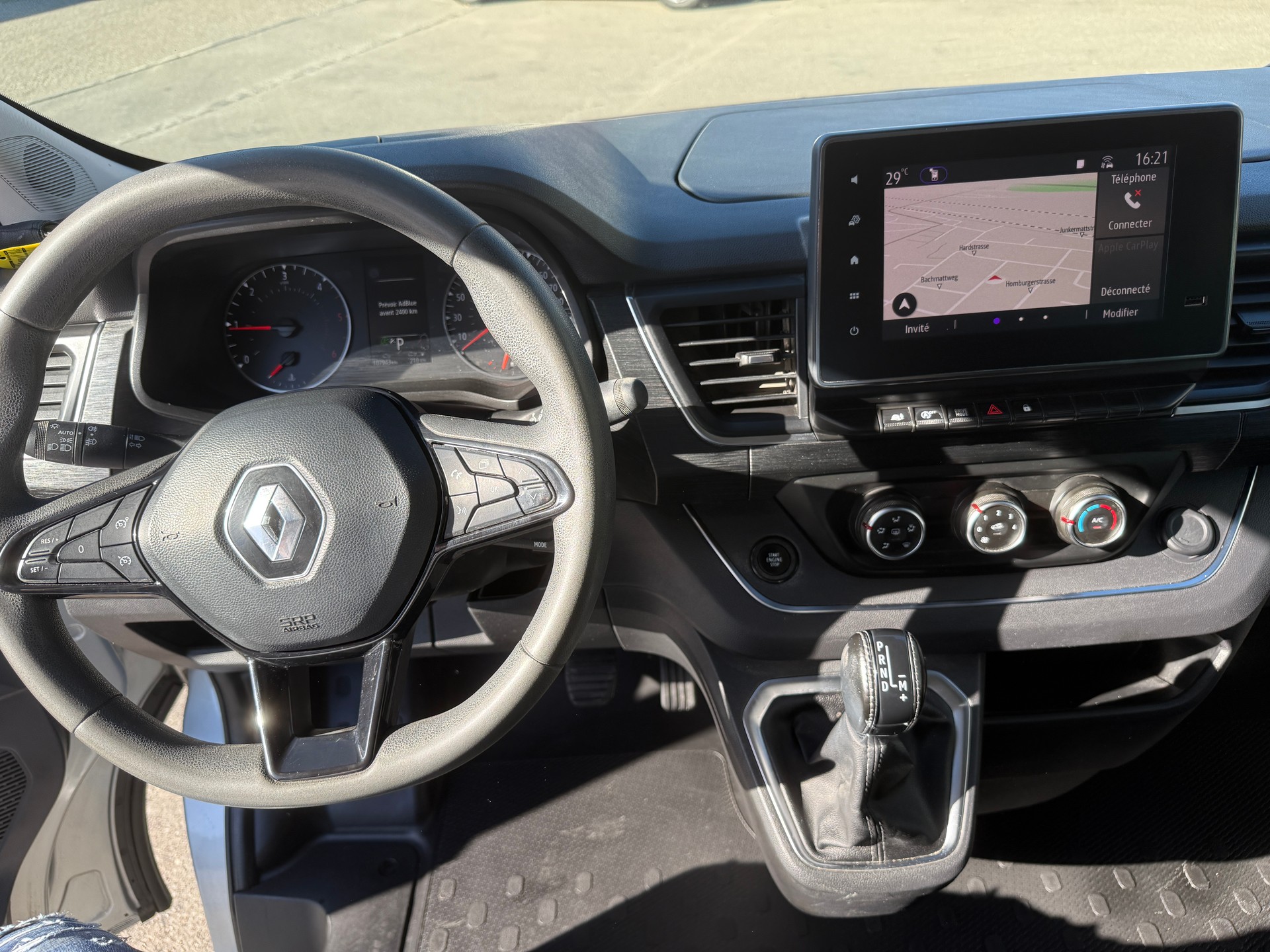 RENAULT Trafic Blue dCi 170 Passenger Techno EDC-image-12
