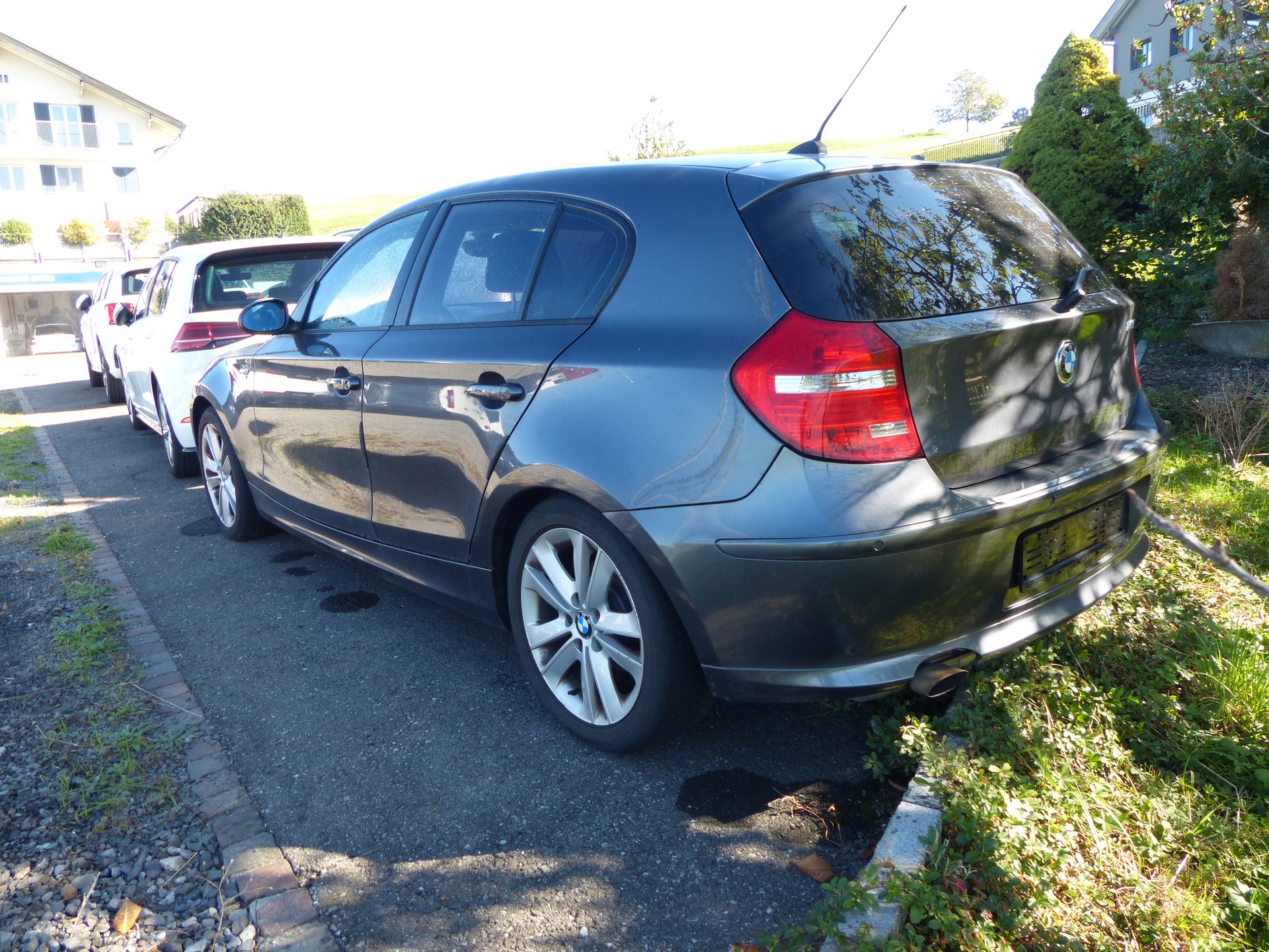 BMW 116i-showroom-element-3