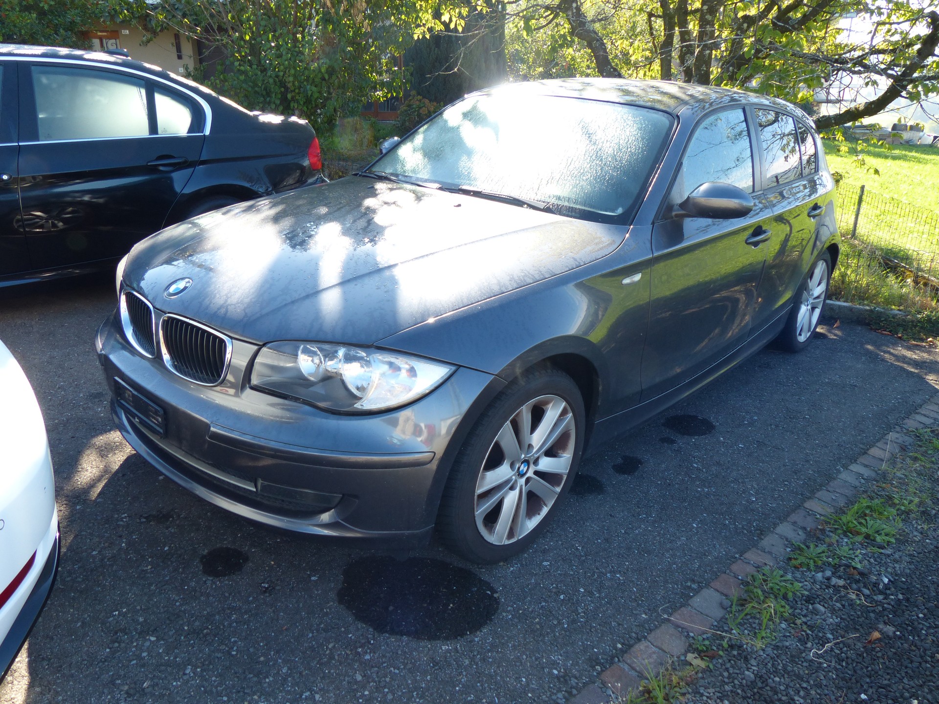 BMW 116i-showroom-element-1