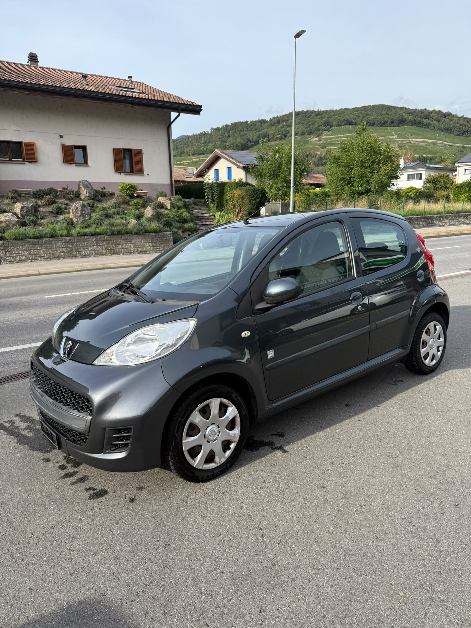 PEUGEOT 107 1.0 Swiss Edition