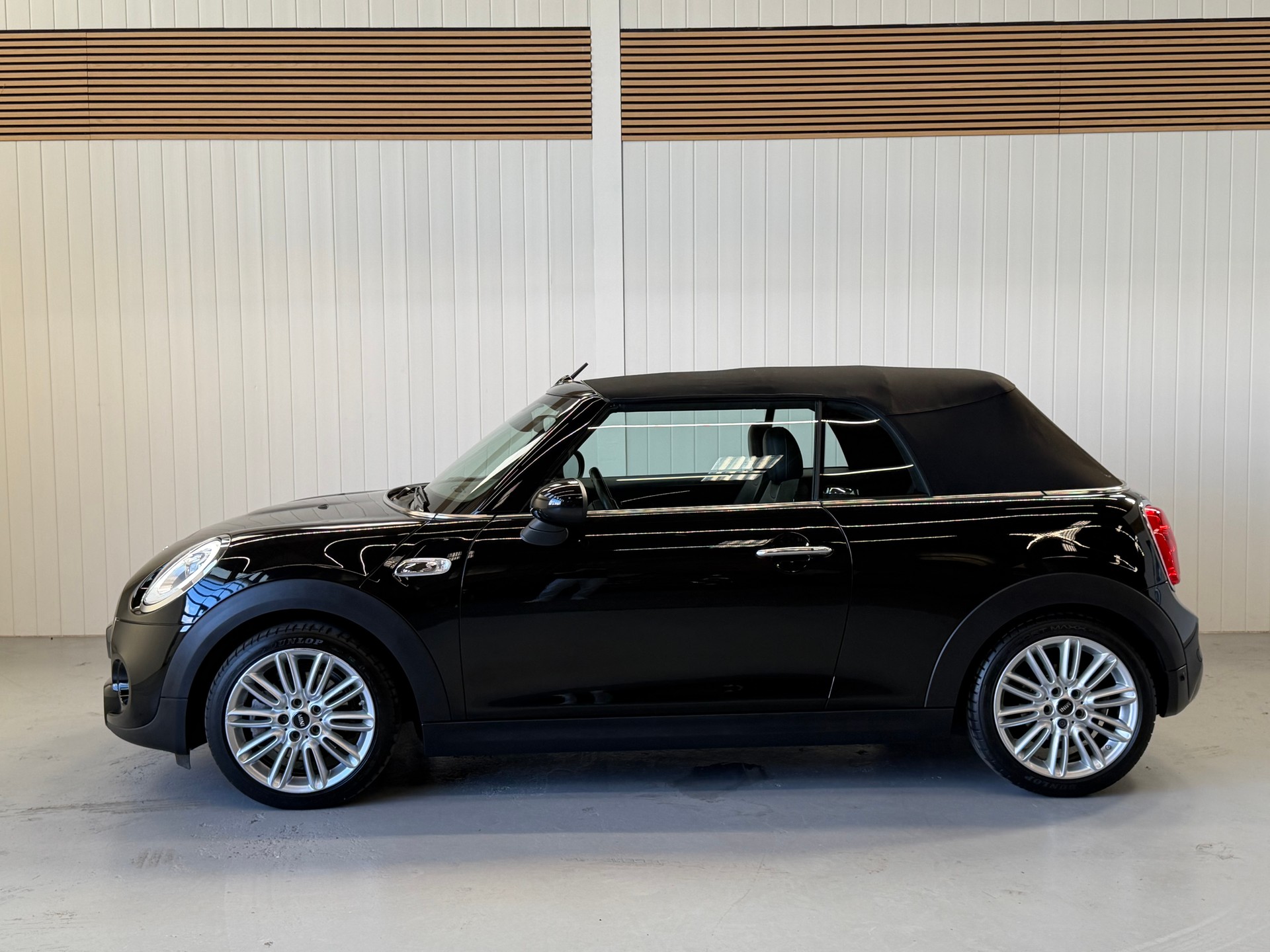 MINI Cooper S Cabriolet Steptronic frisch ab MFK & Service-showroom-element-3