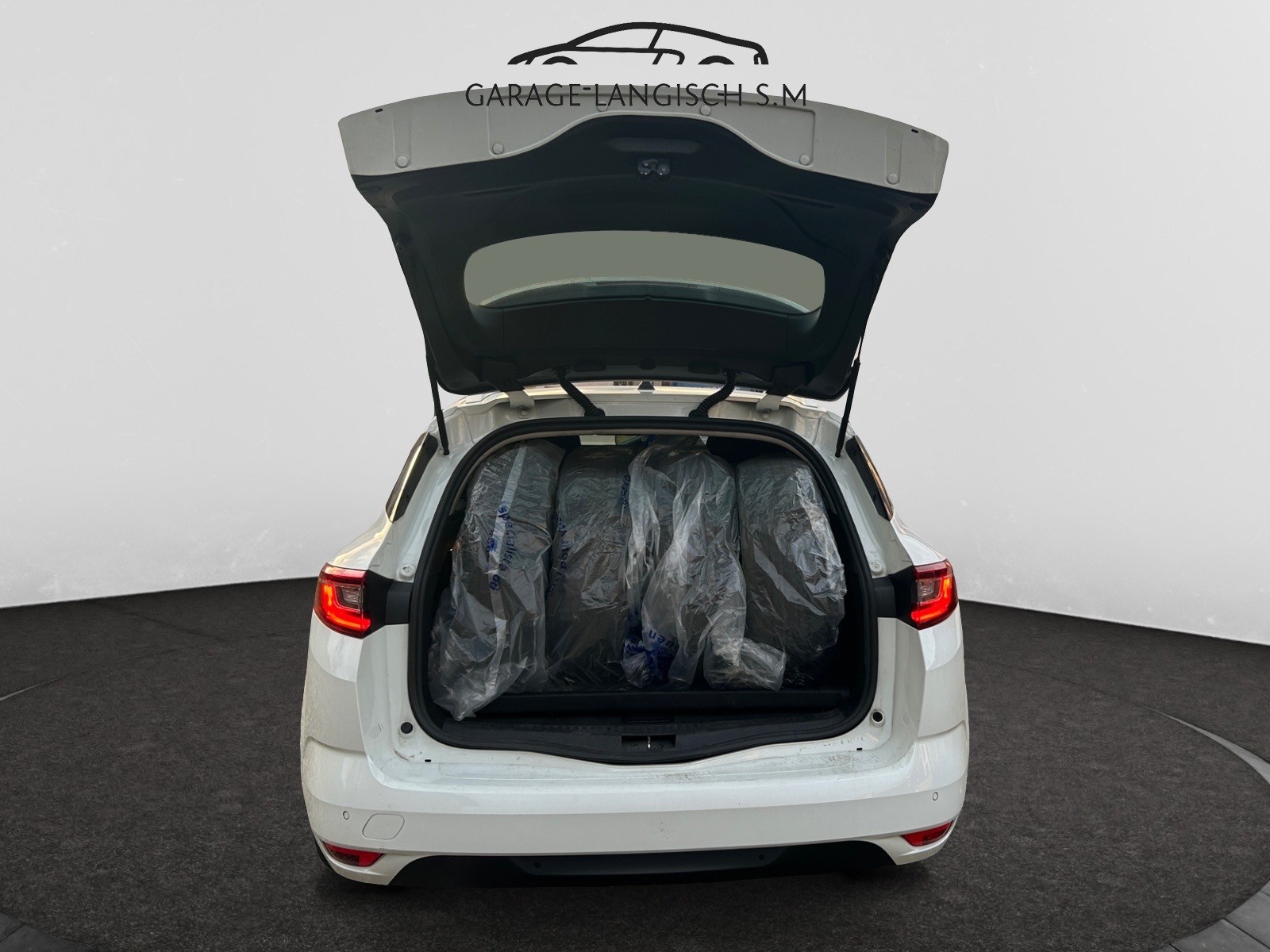 RENAULT Mégane Grandtour 1.5 dCi Business EDC-image-9